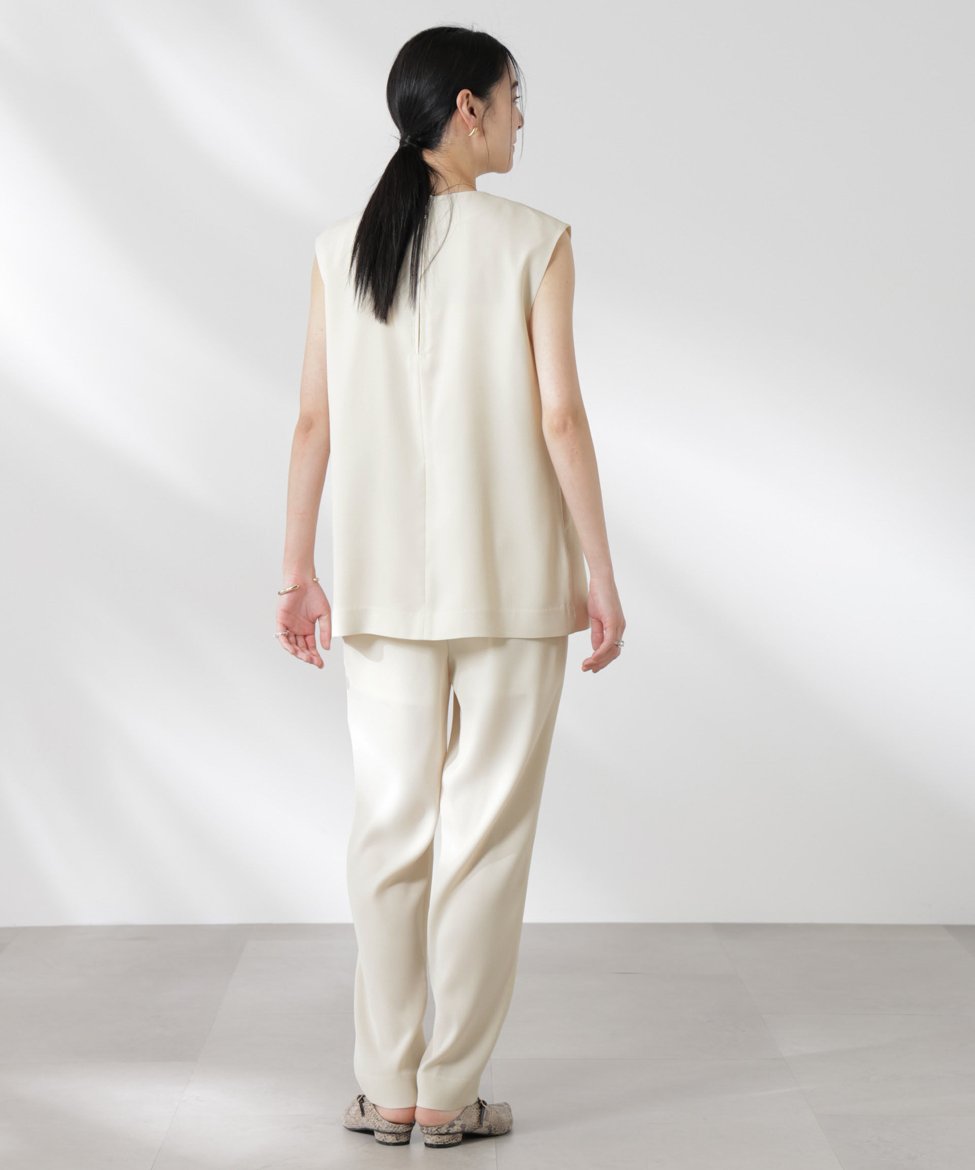 nano･universe「ダブルクロスゴムベルトテーパードパンツ (セットアップ可)」|チノ|