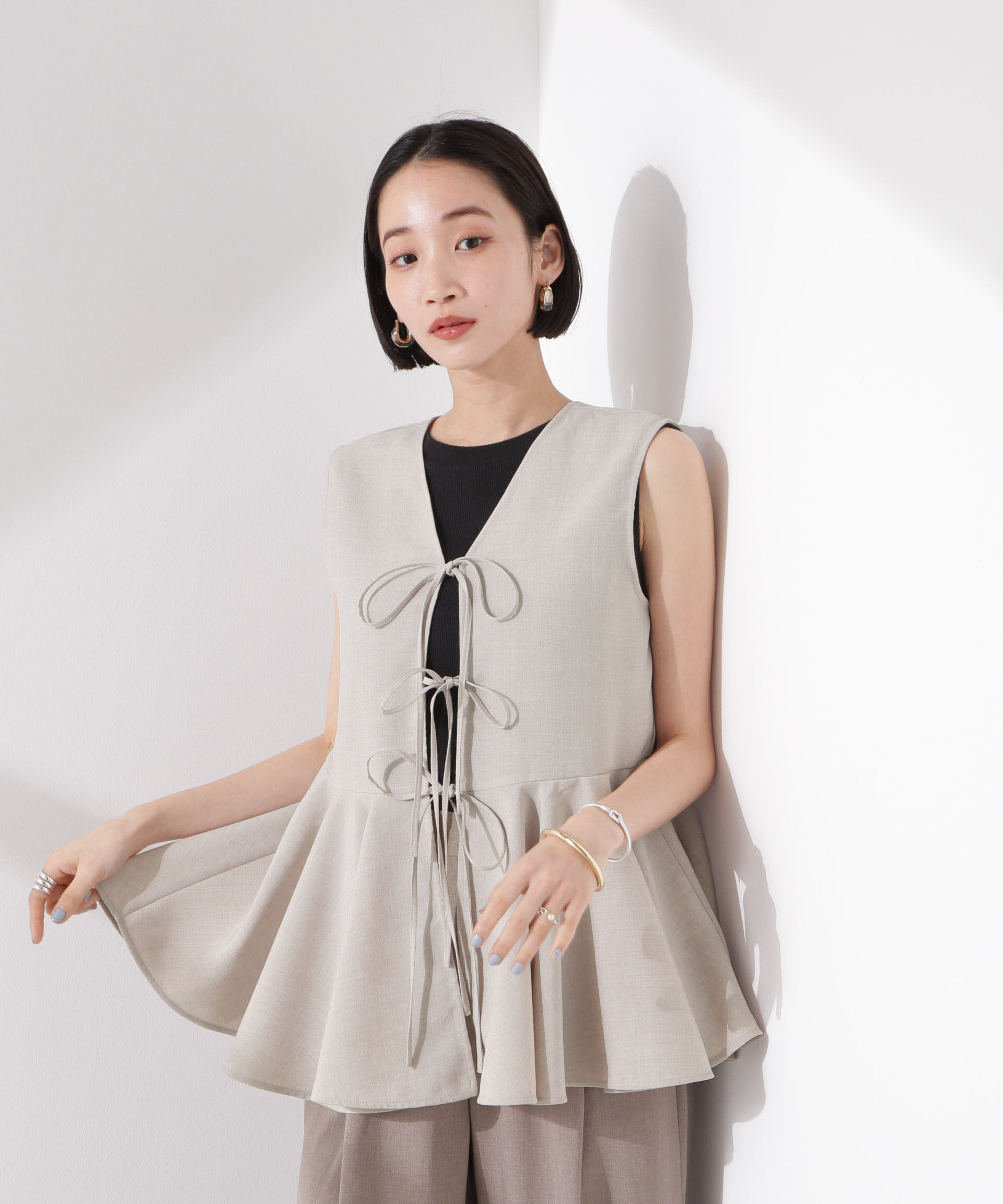 nano･universe「前後２wayリネンライクリボン結びジレブラウス（セットアップ可）」|シャツ・ブラウス|ベージュ