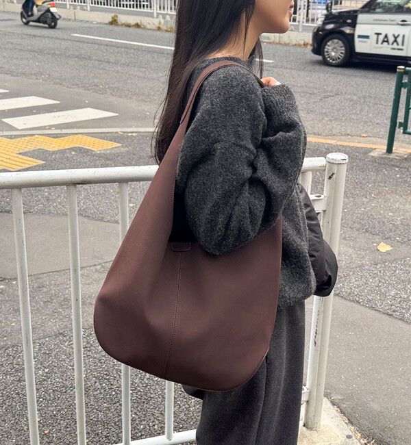 fredy emue「ポーチ付きラウンドワンショルバッグ」|ショルダー・メッセンジャー|