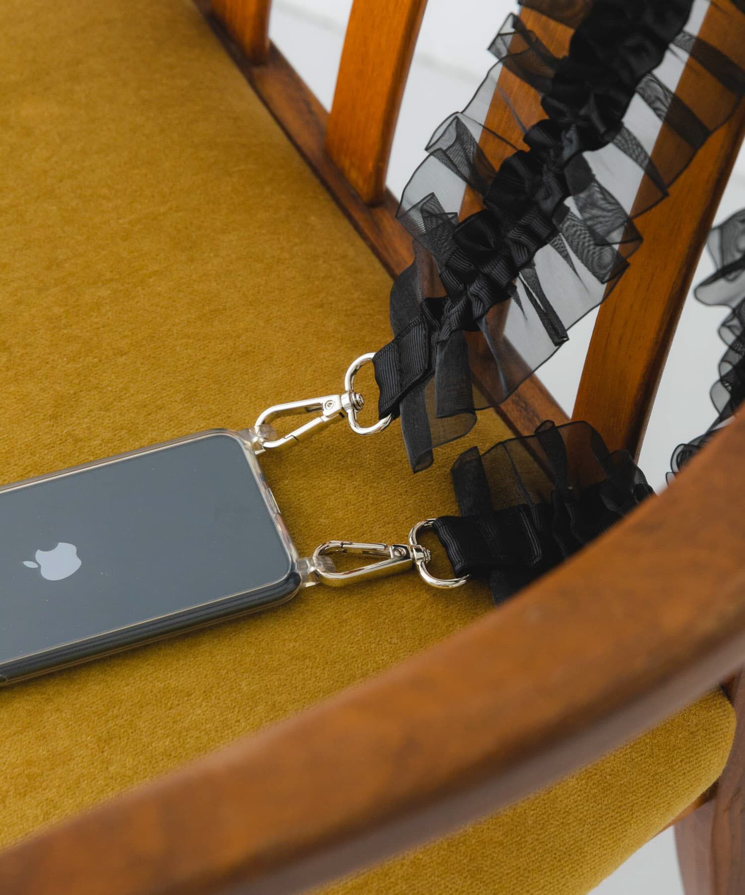 RODE SKO「ギャザーチュールストラップ」|モバイルケース|