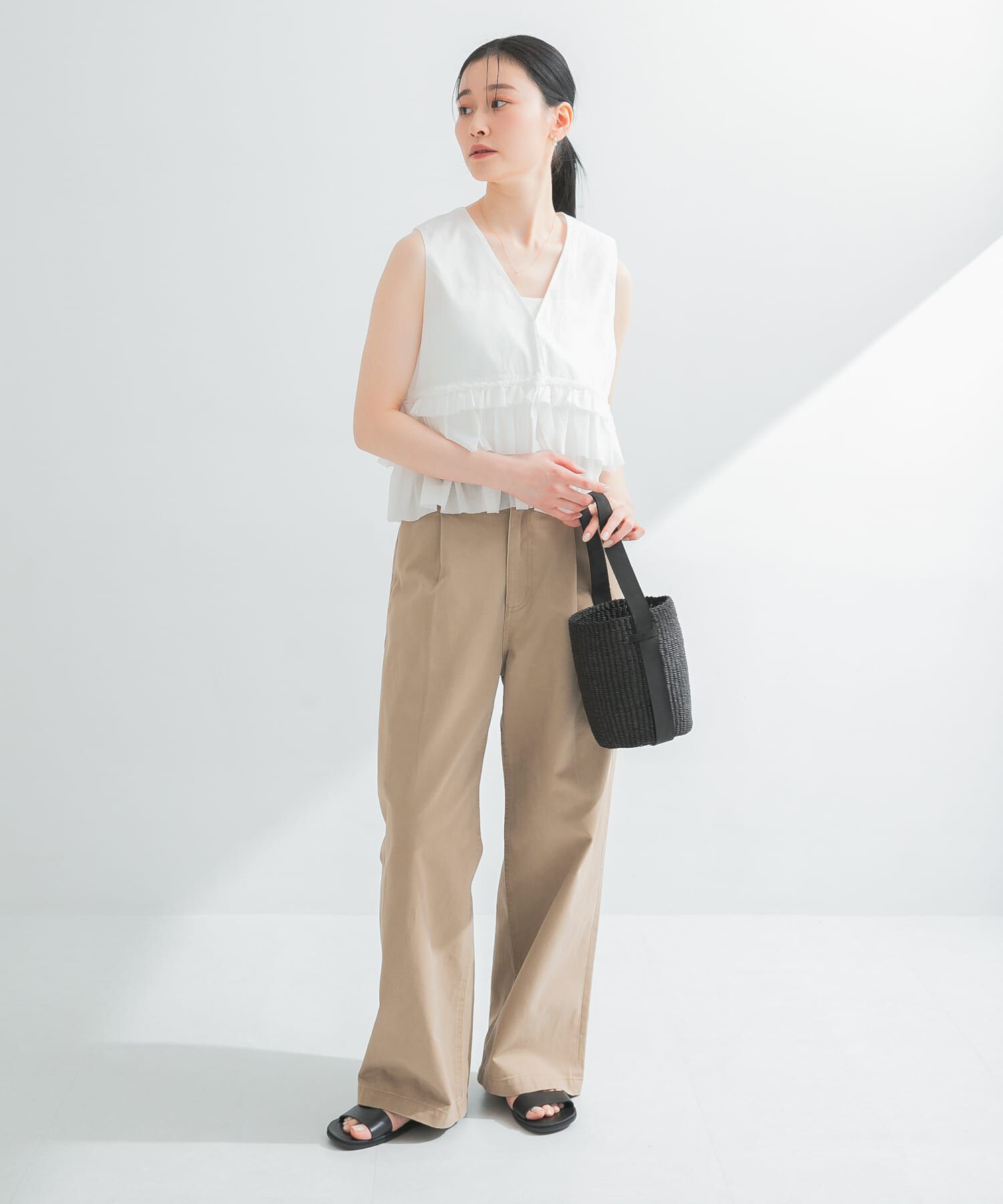 URBAN RESEARCH「ノースリーブフリルブラウス」|シャツ・ブラウス|