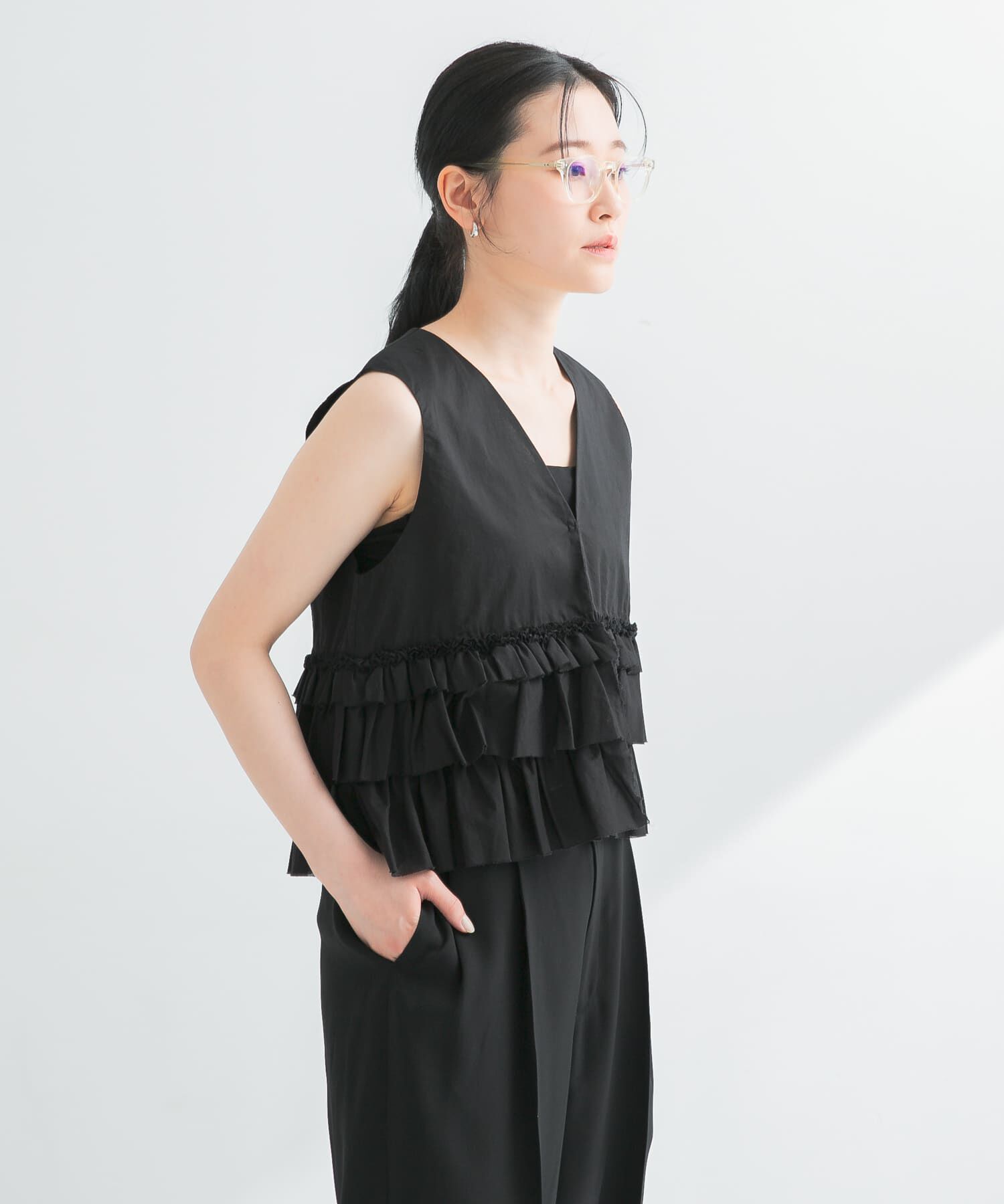 URBAN RESEARCH「ノースリーブフリルブラウス」|シャツ・ブラウス|