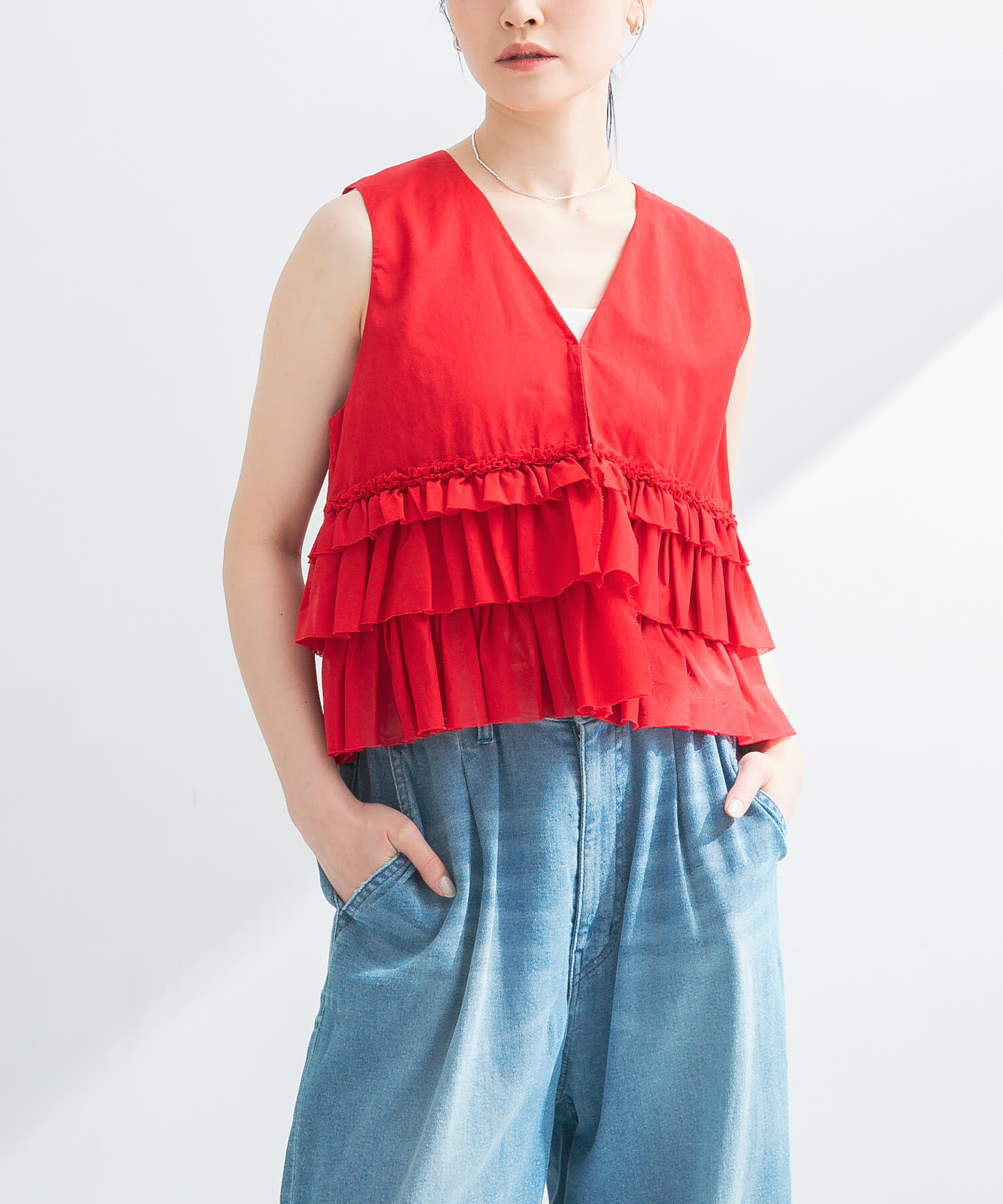 URBAN RESEARCH「ノースリーブフリルブラウス」|シャツ・ブラウス|