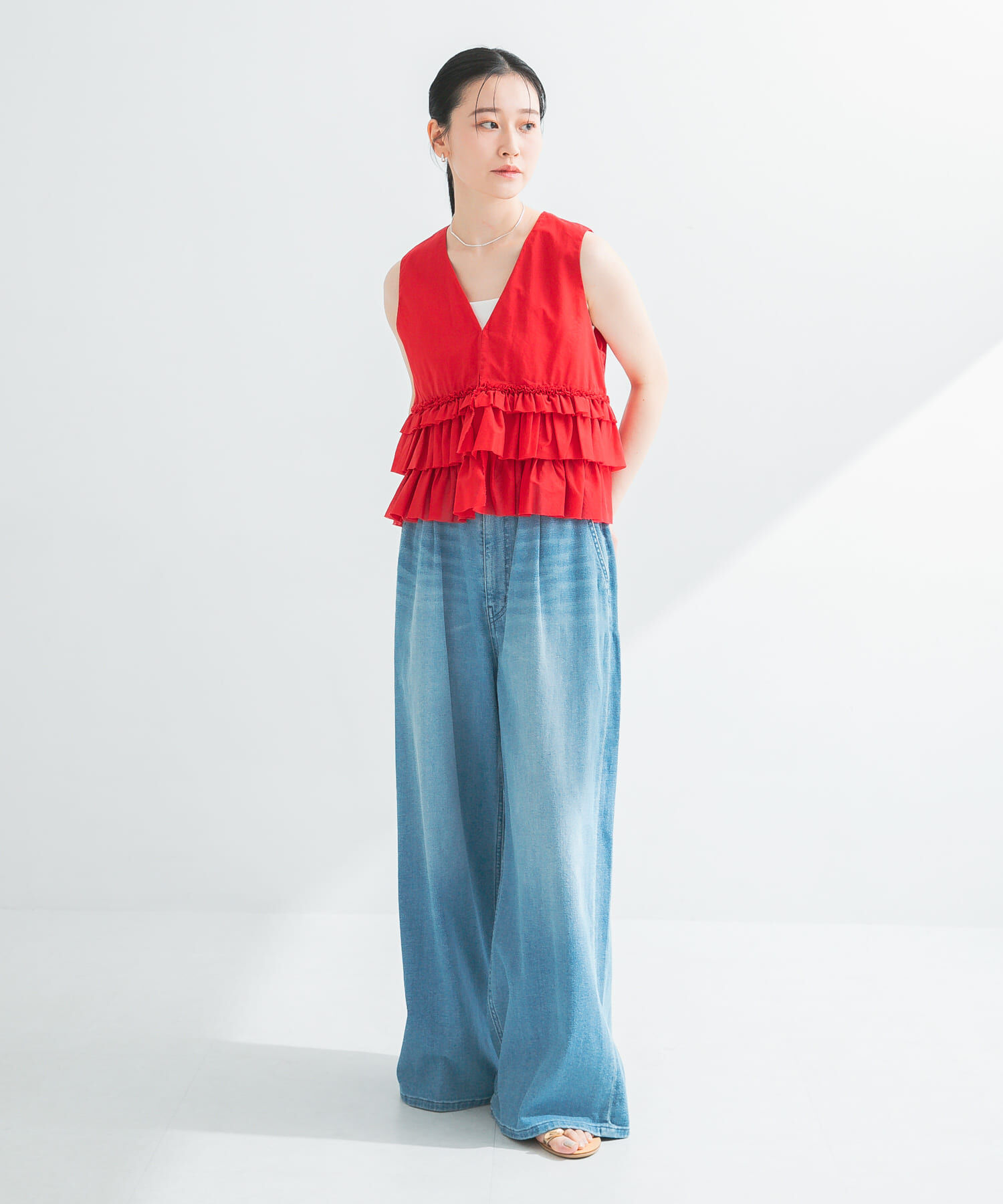 URBAN RESEARCH「ノースリーブフリルブラウス」|シャツ・ブラウス|