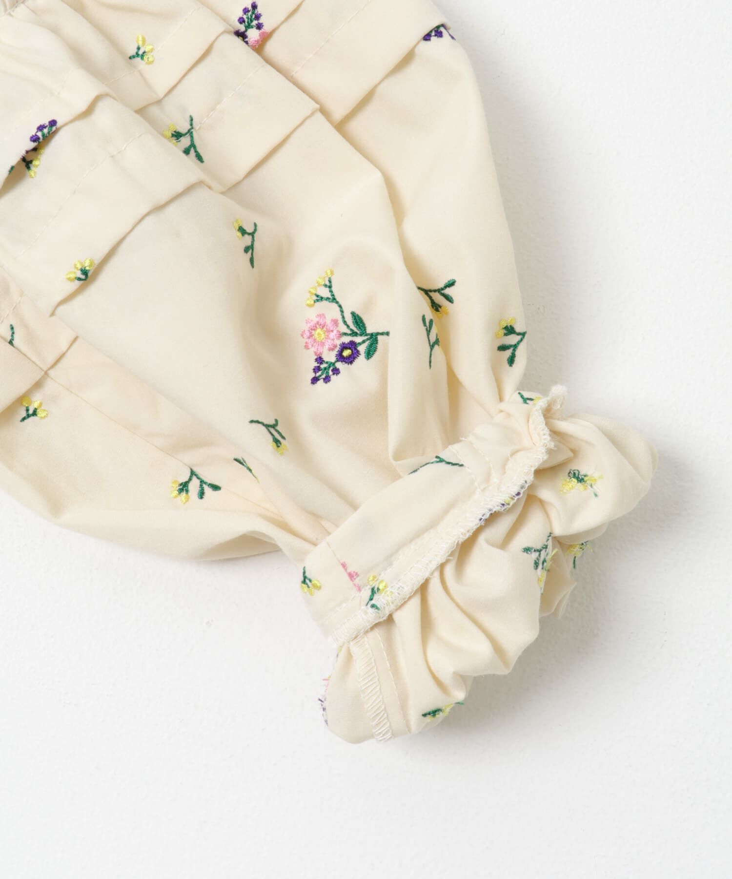 URBAN RESEARCH DOORS「『WEB/一部店舗限定』フラワー刺繍袖ボリュームブラウス(KIDS)」|その他|