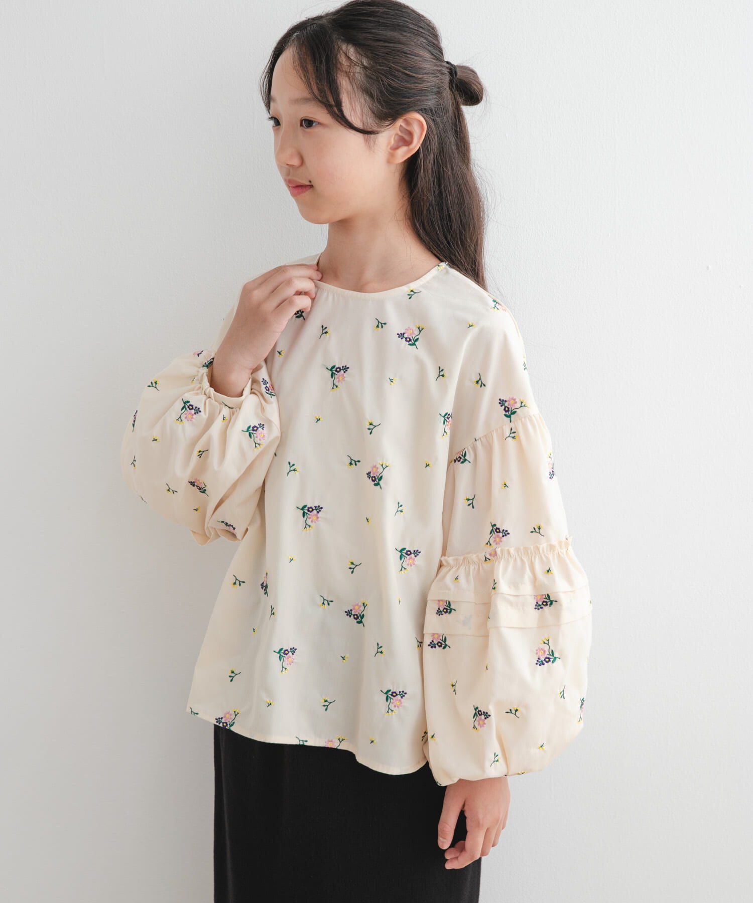 URBAN RESEARCH DOORS「『WEB/一部店舗限定』フラワー刺繍袖ボリュームブラウス(KIDS)」|その他|
