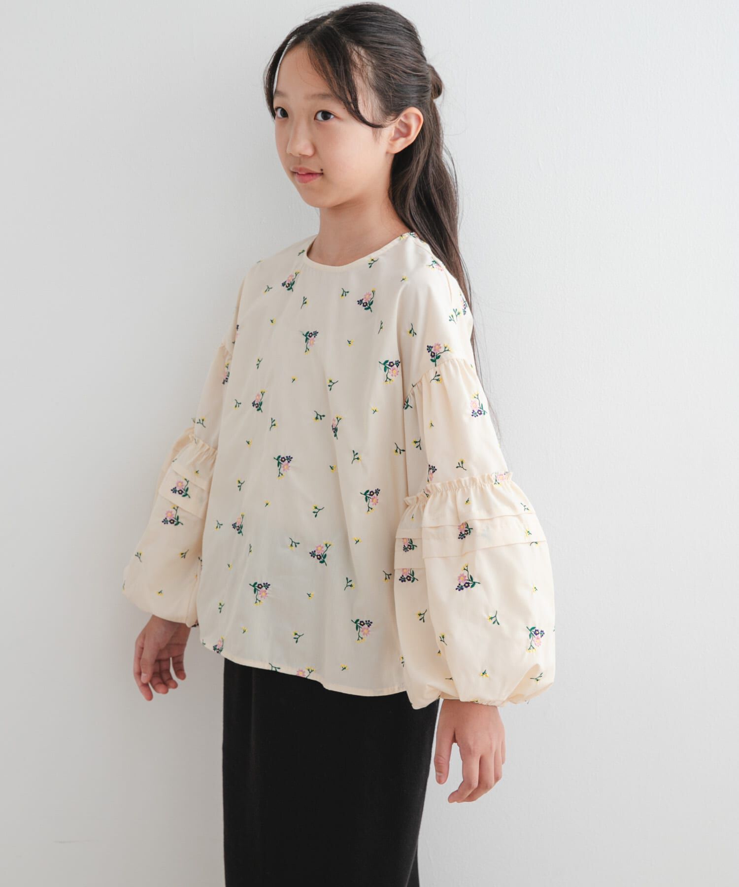URBAN RESEARCH DOORS「『WEB/一部店舗限定』フラワー刺繍袖ボリュームブラウス(KIDS)」|その他|