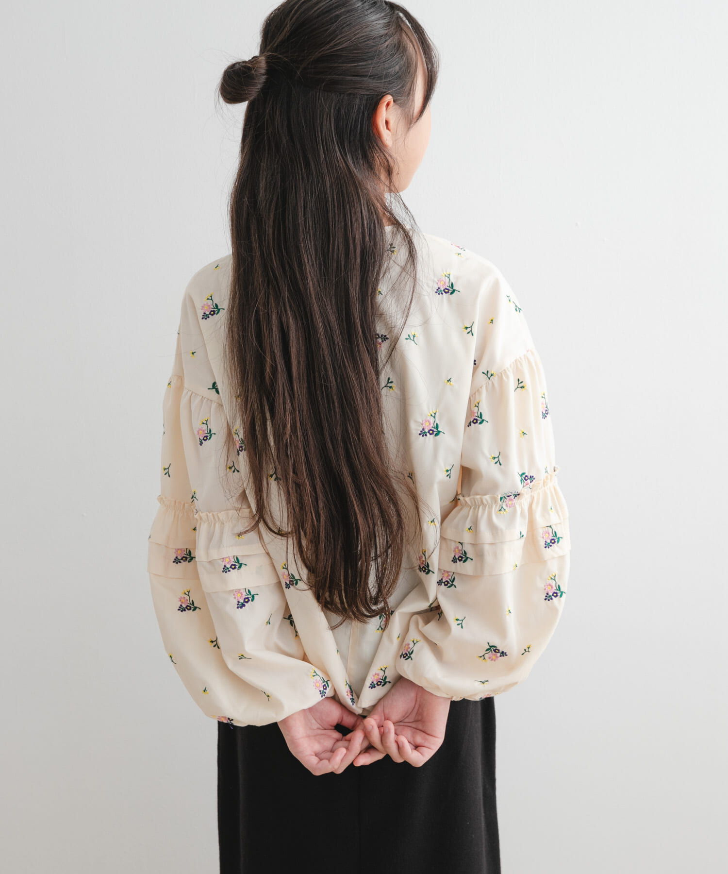 URBAN RESEARCH DOORS「『WEB/一部店舗限定』フラワー刺繍袖ボリュームブラウス(KIDS)」|その他|
