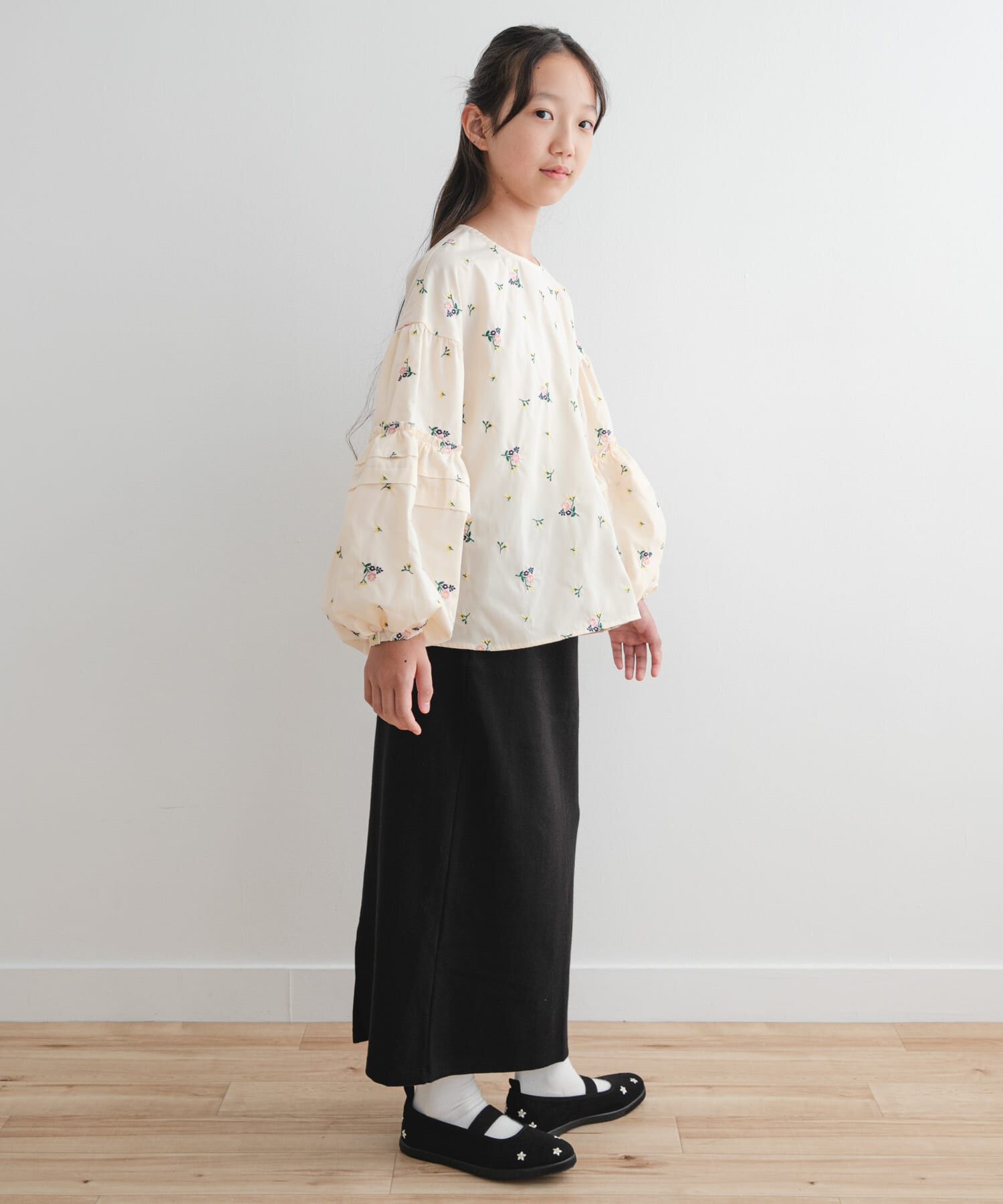 URBAN RESEARCH DOORS「『WEB/一部店舗限定』フラワー刺繍袖ボリュームブラウス(KIDS)」|その他|