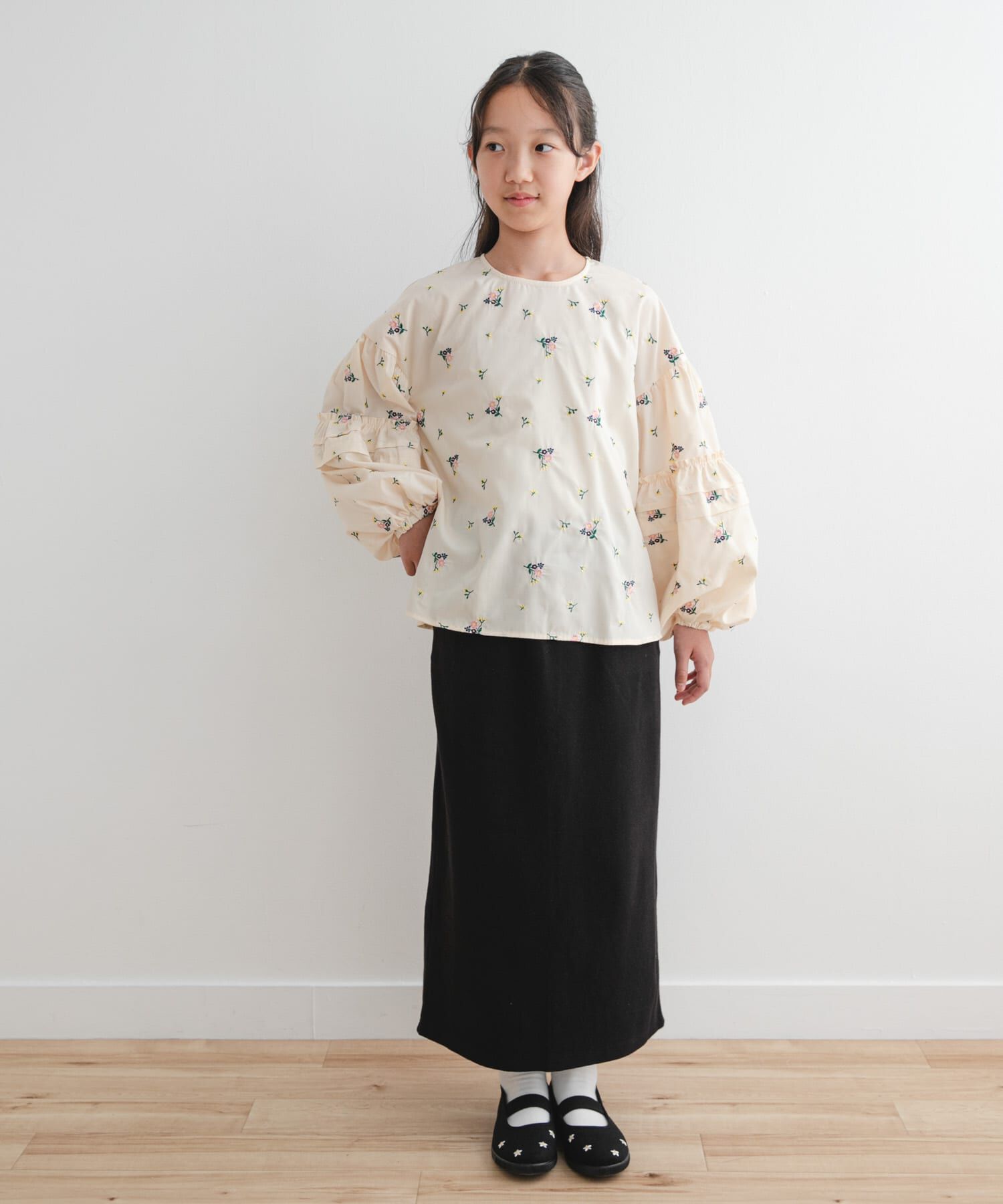 URBAN RESEARCH DOORS「『WEB/一部店舗限定』フラワー刺繍袖ボリュームブラウス(KIDS)」|その他|