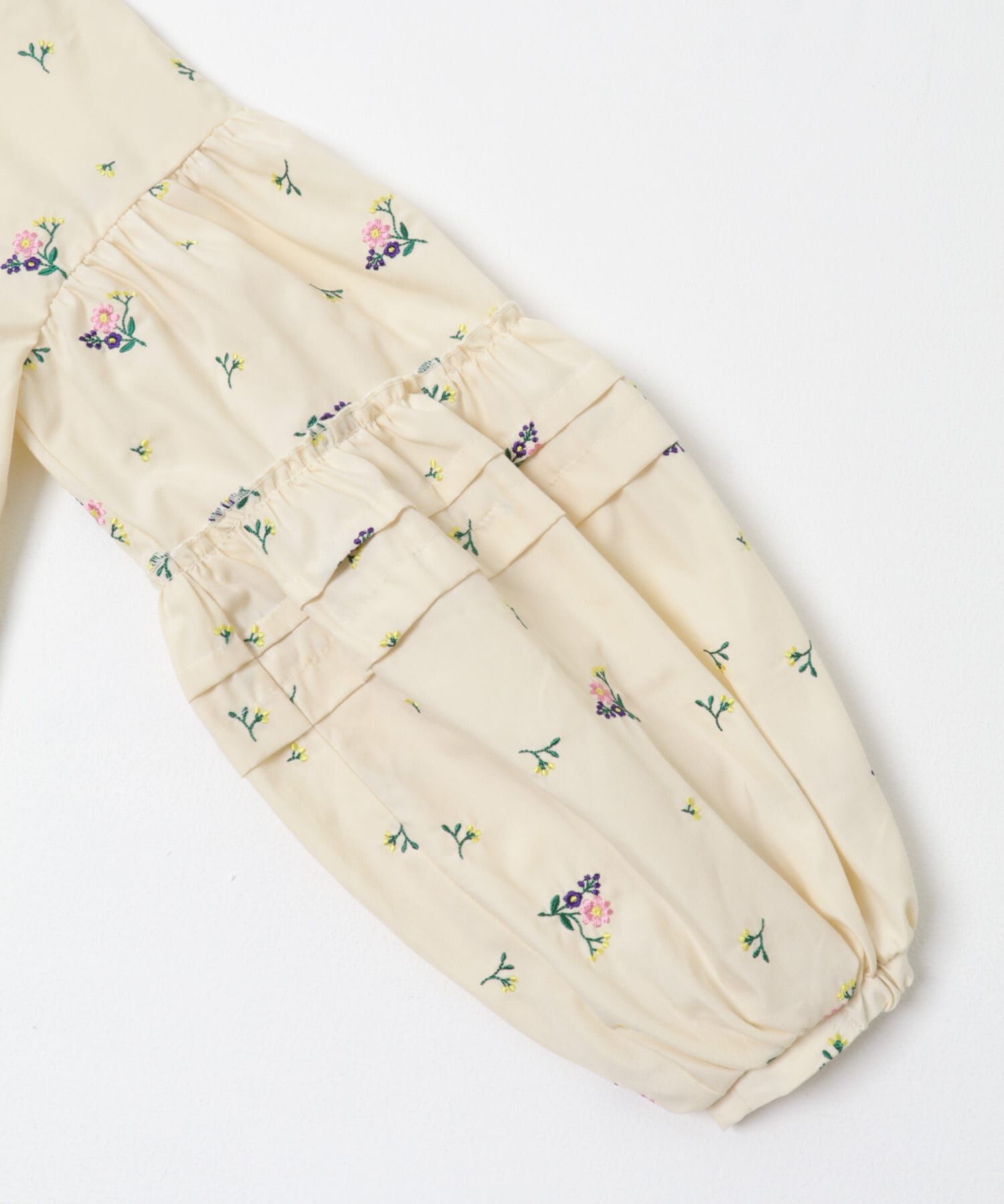 URBAN RESEARCH DOORS「『WEB/一部店舗限定』フラワー刺繍袖ボリュームブラウス(KIDS)」|その他|