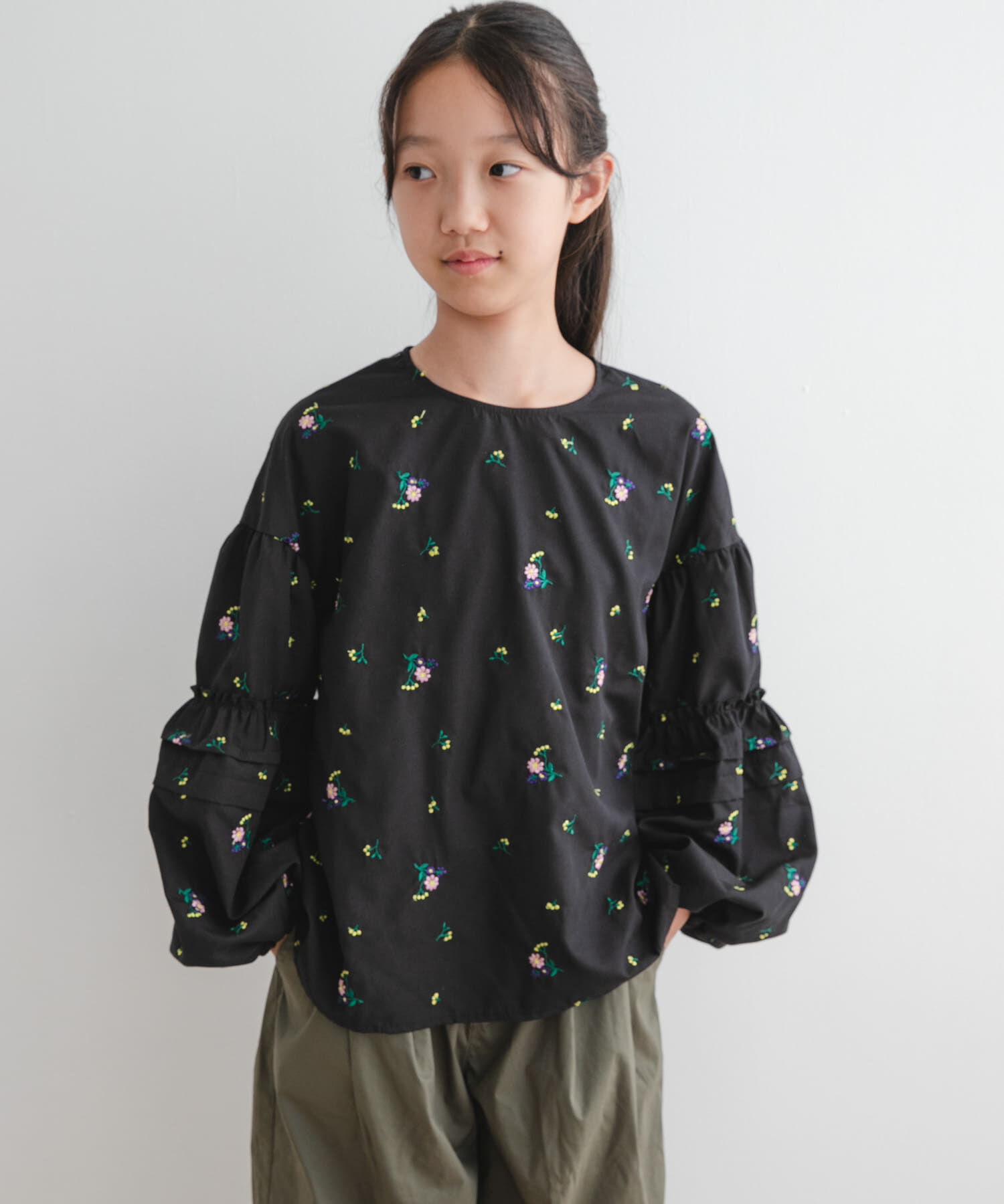 URBAN RESEARCH DOORS「『WEB/一部店舗限定』フラワー刺繍袖ボリュームブラウス(KIDS)」|その他|