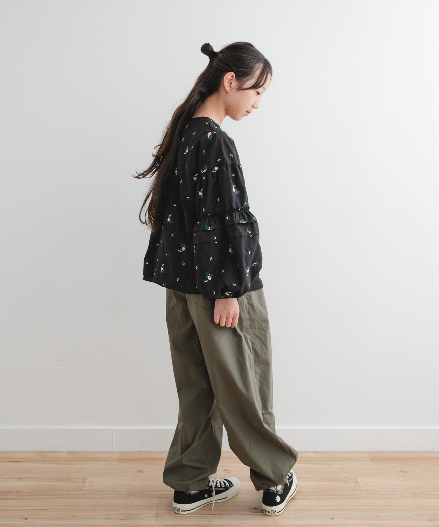 URBAN RESEARCH DOORS「『WEB/一部店舗限定』フラワー刺繍袖ボリュームブラウス(KIDS)」|その他|