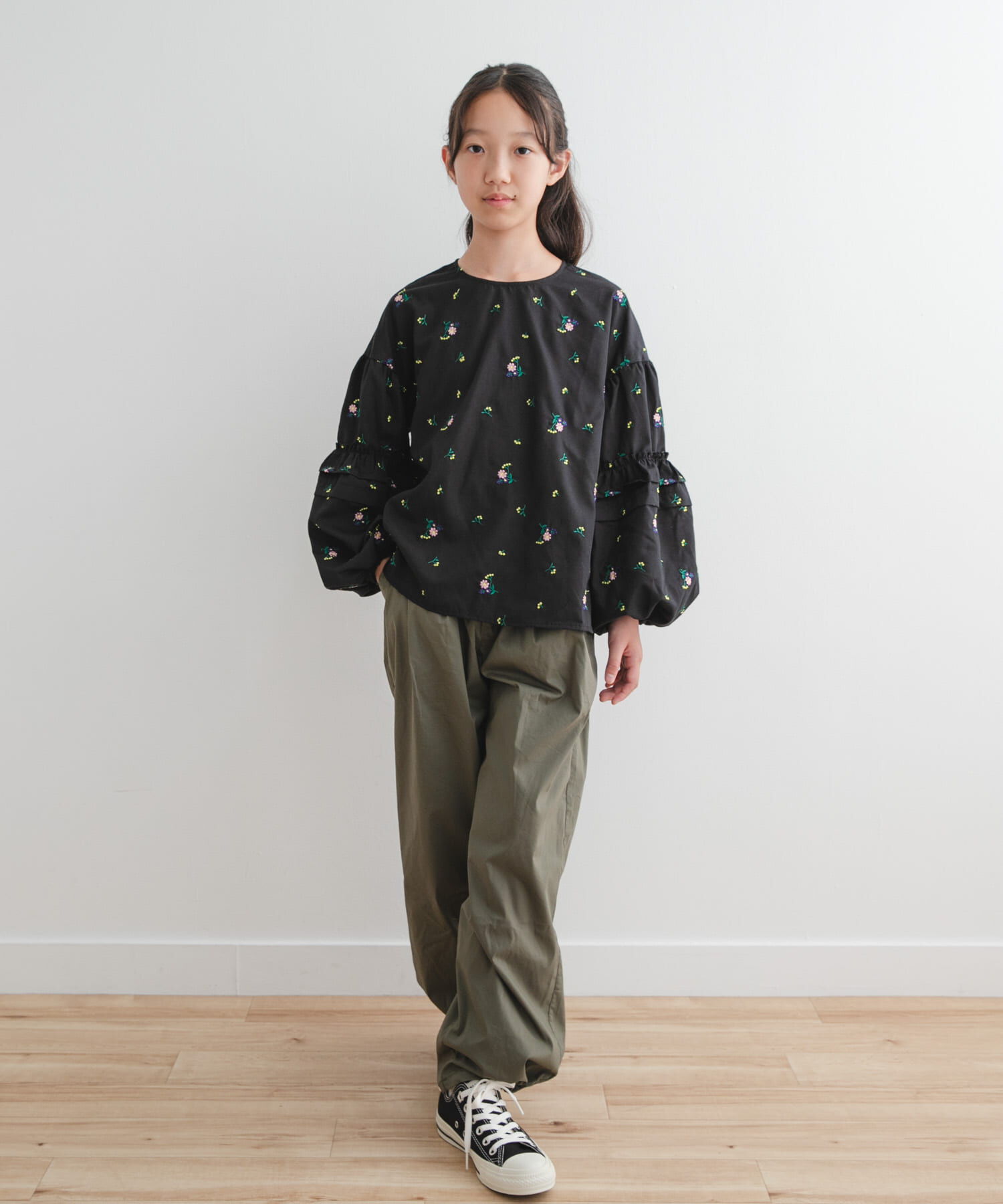 URBAN RESEARCH DOORS「『WEB/一部店舗限定』フラワー刺繍袖ボリュームブラウス(KIDS)」|その他|