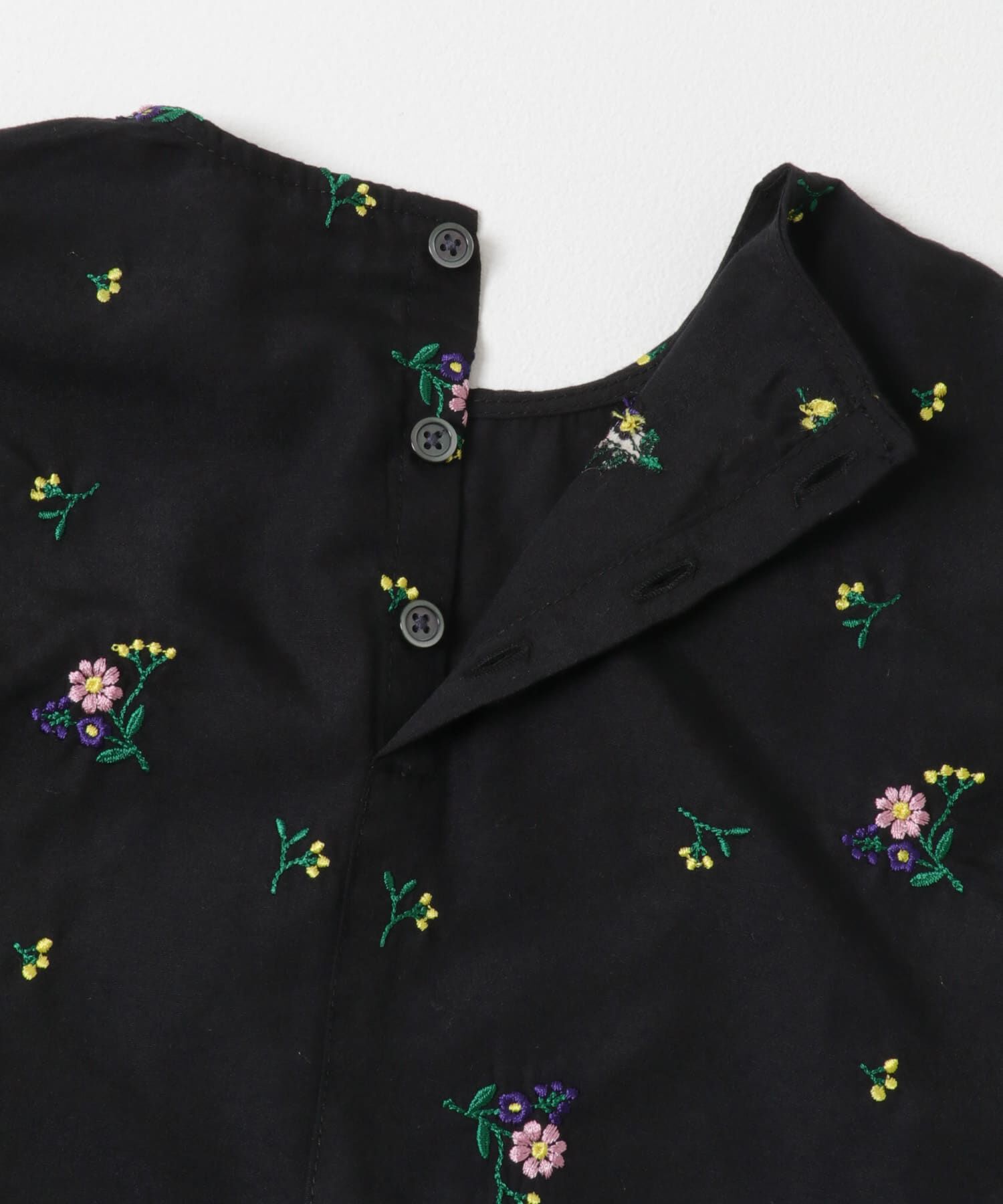 URBAN RESEARCH DOORS「『WEB/一部店舗限定』フラワー刺繍袖ボリュームブラウス(KIDS)」|その他|