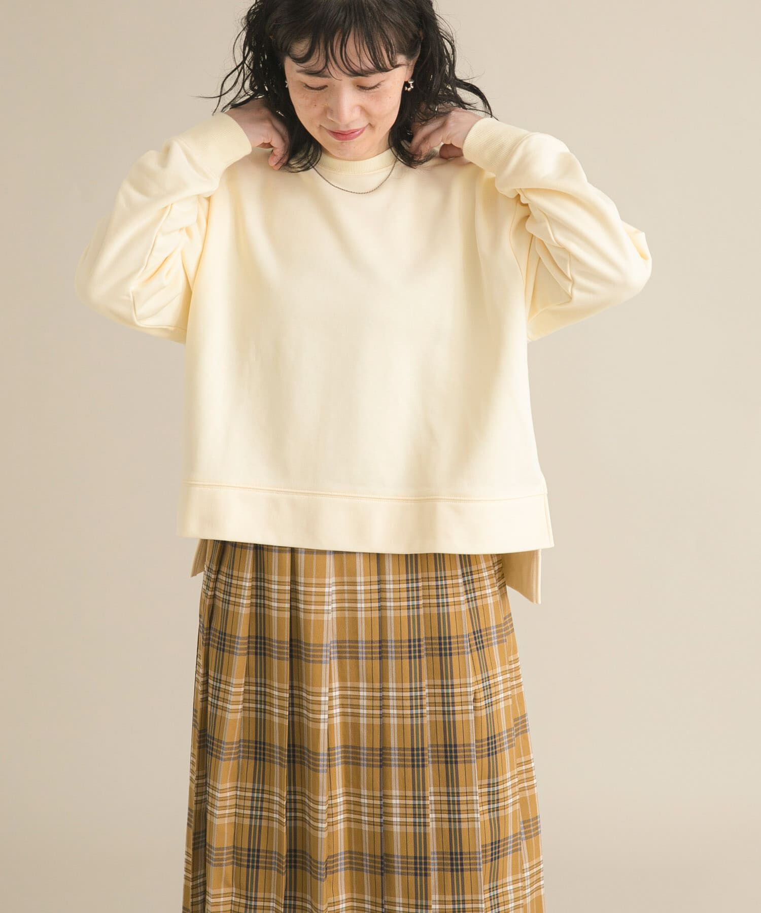 URBAN RESEARCH DOORS「『スタッフ企画』ワイドスウェットプルオーバー」|Tシャツ・カットソー|アイボリー