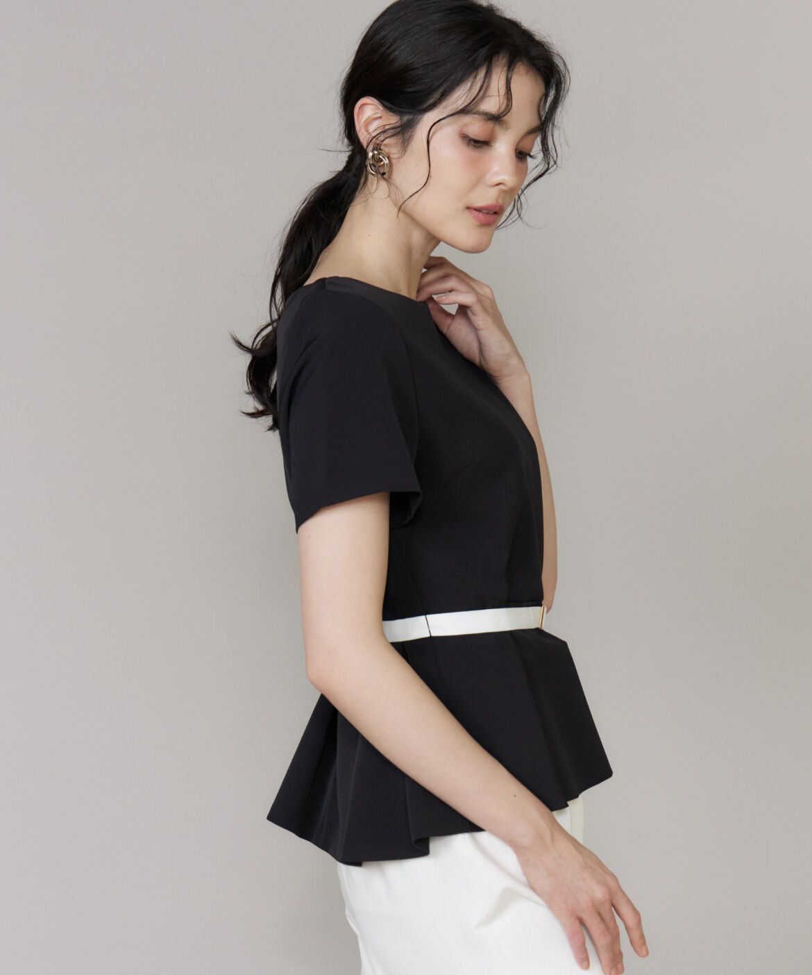 Maglie le cassetto「《M Maglie le cassetto&times;吉田理紗》凛と&ldquo;サマみえ&rdquo;ペプラムブラウス」|シャツ・ブラウス|スミクロ5