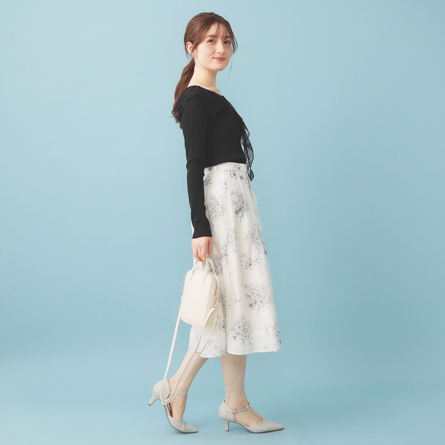 index「レースフリルVネックリブニット【洗濯機OK/坑ピル】」|ニット・セーター|