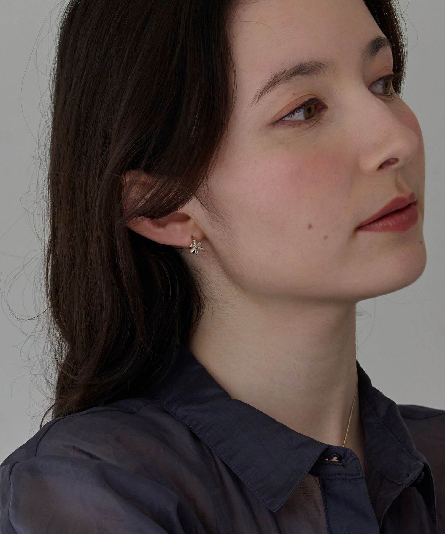 Phoebe「ワンタッチスノーフラークフープピアス」|ピアス|