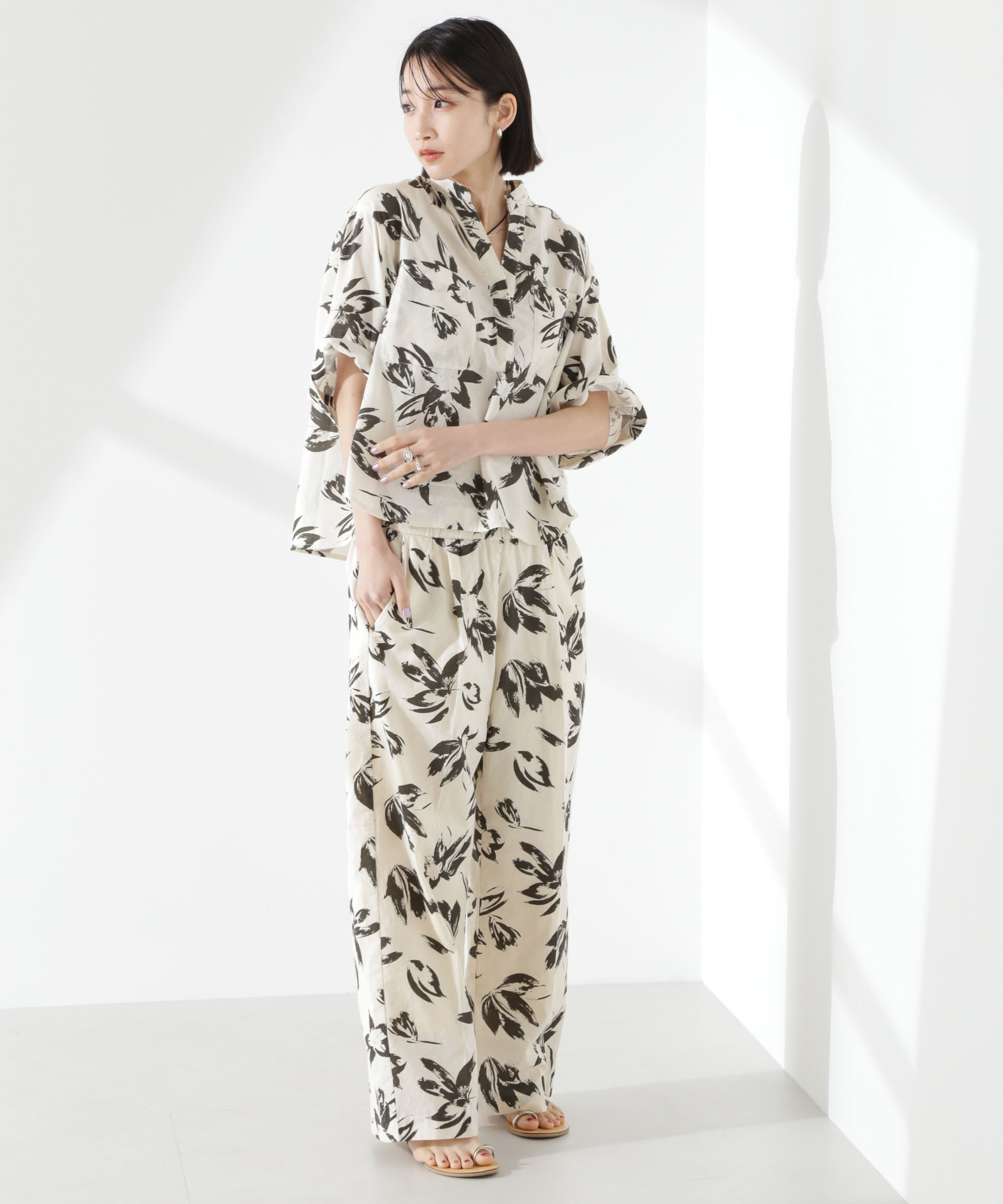 nano･universe「綿麻COOLMAXイージタックパンツ(セットアップ可)」|チノ|