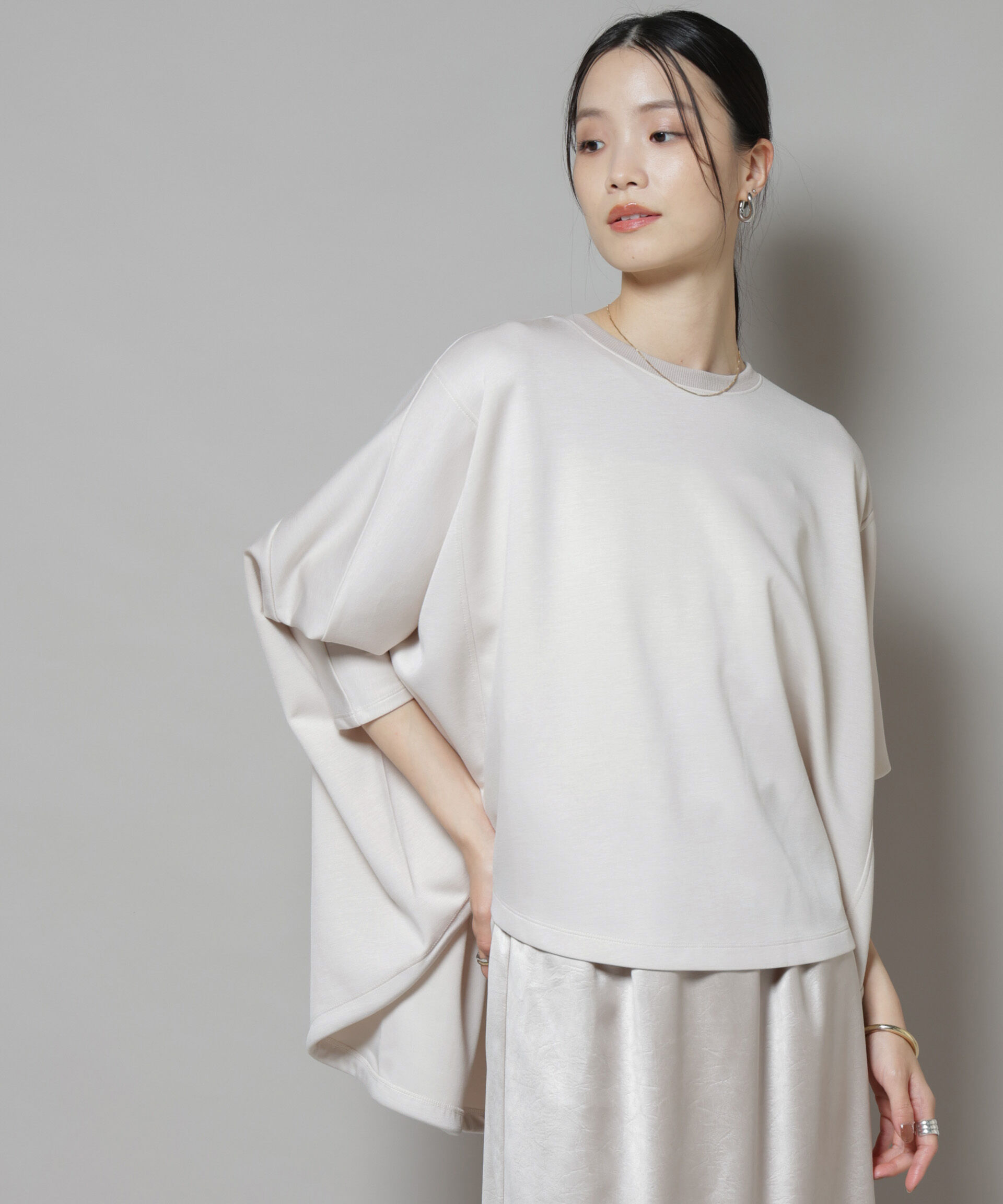 nano･universe「ドルマンスリーブバックドロストヘムカットプルオーバー」|Tシャツ・カットソー|グレージュ3