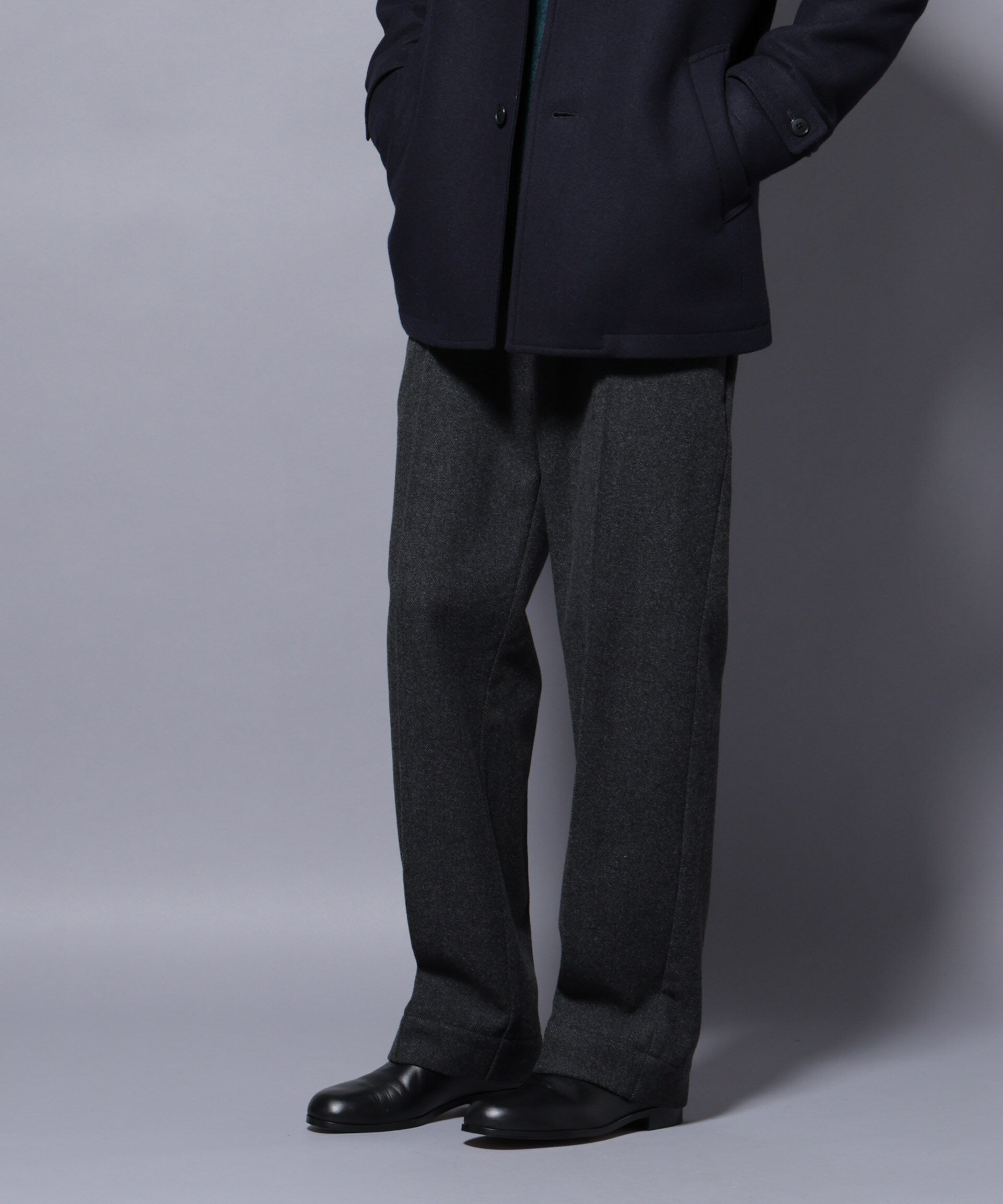 nano･universe「ヘリンボーンストレートスラックス」|チノ|チャコール3