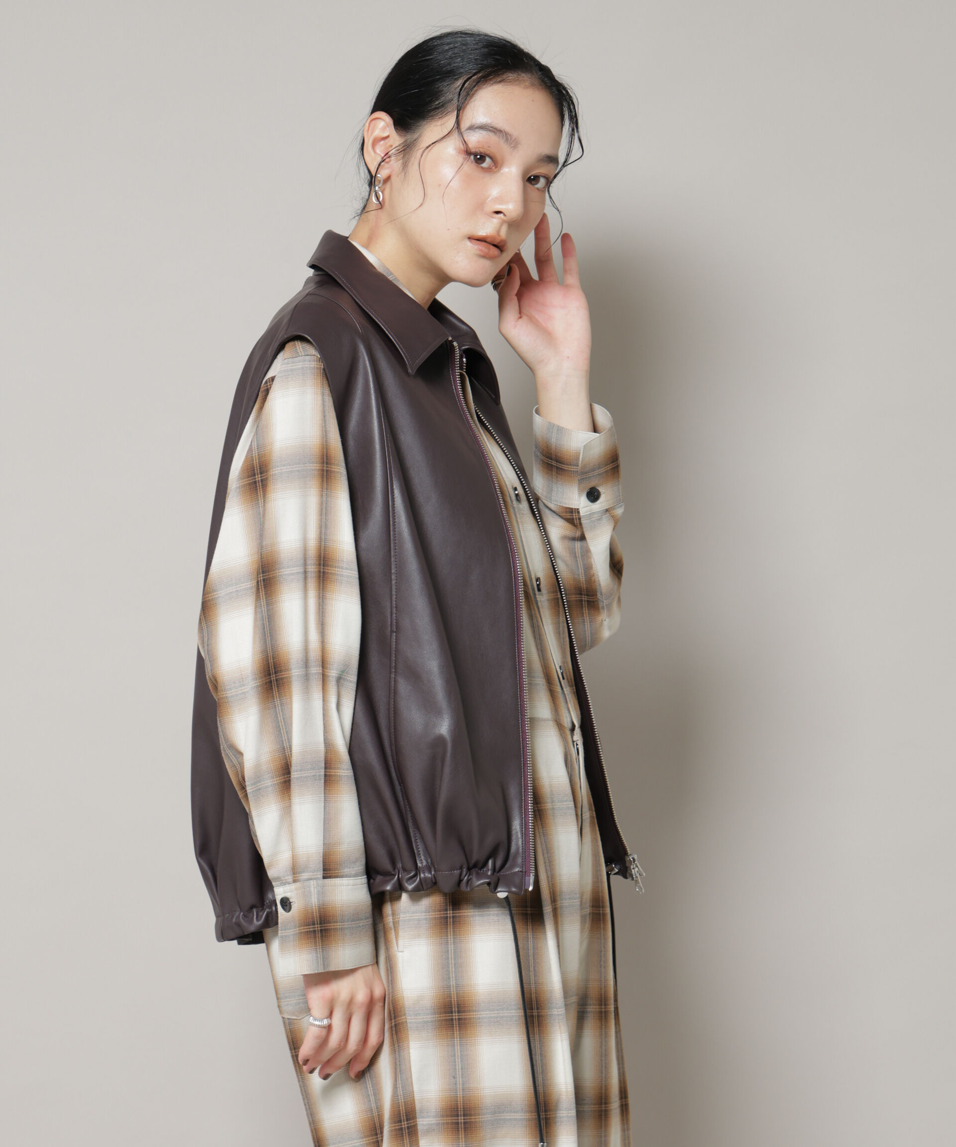  「フェイクレザードロストヘムベスト」|ベスト・ジレ|