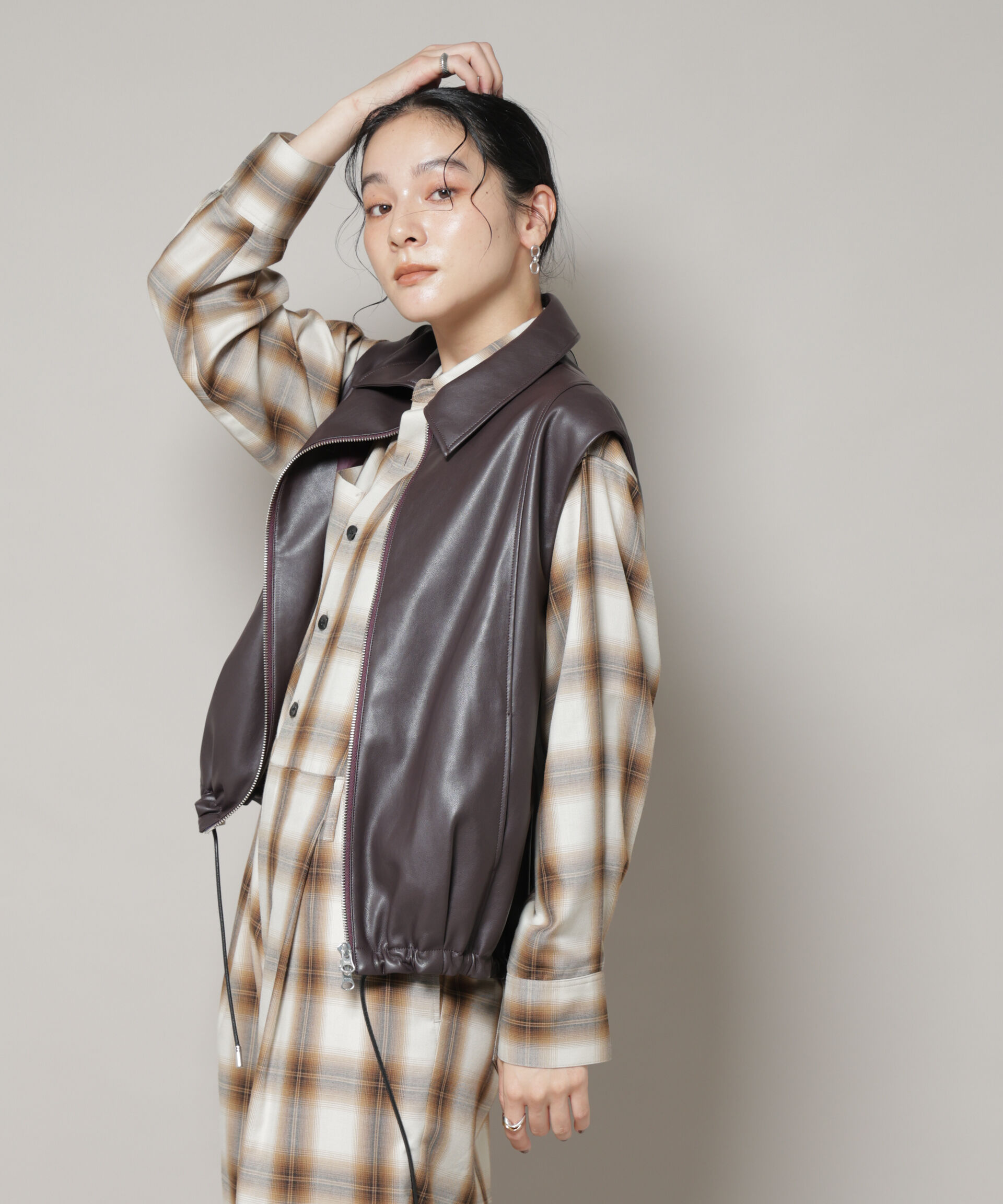  「フェイクレザードロストヘムベスト」|ベスト・ジレ|