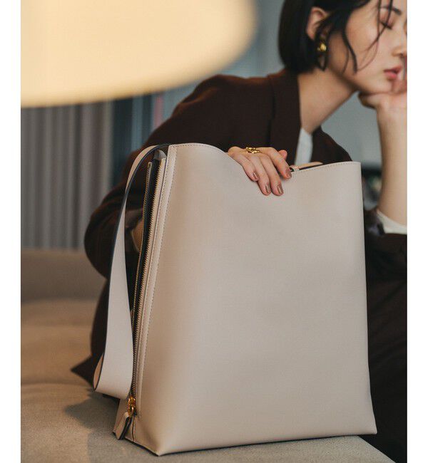 ROPE「【E'POR】Y BAG Shoulder Large【通勤】【A4対応】【ドラマ着用】」|ショルダー・メッセンジャー|ライトグレー(08)