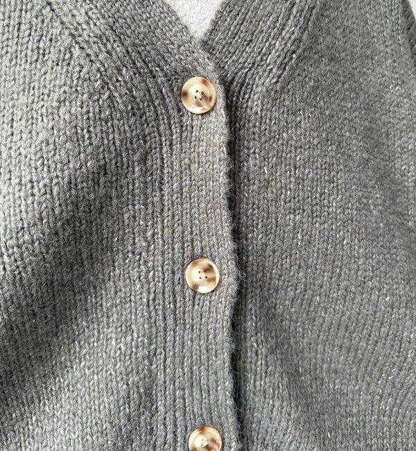  「【WEB限定】オーバーシルエットVニットカーディガン」|カーディガン|