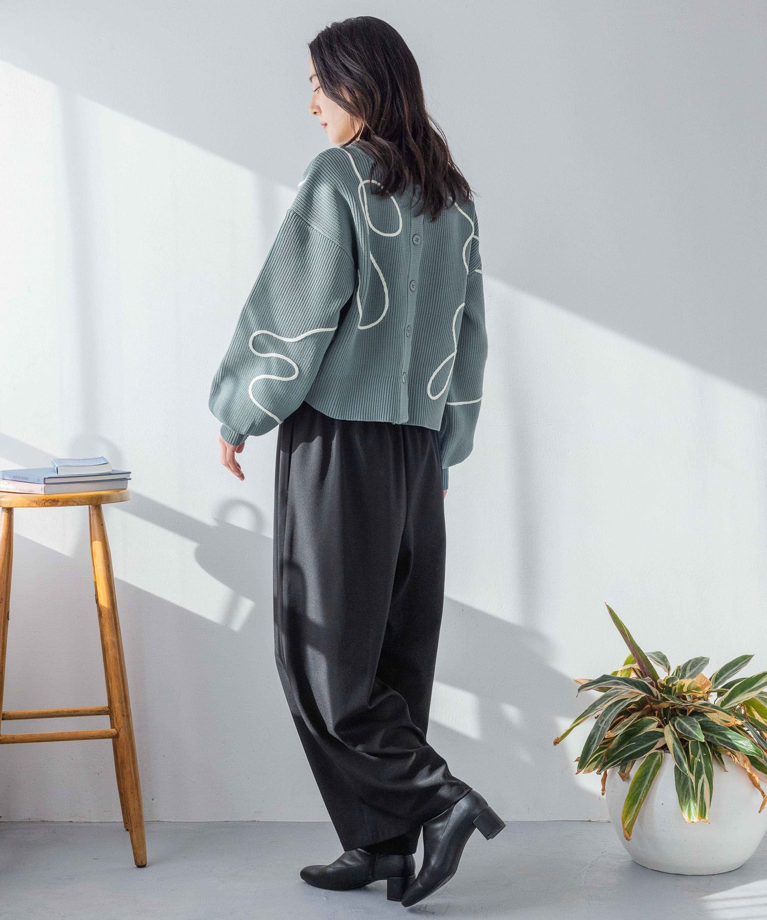 LOWRYS FARM「【前後着用可能】エンブロイダリー２ＷＡＹカーディガン」|ニット・セーター|