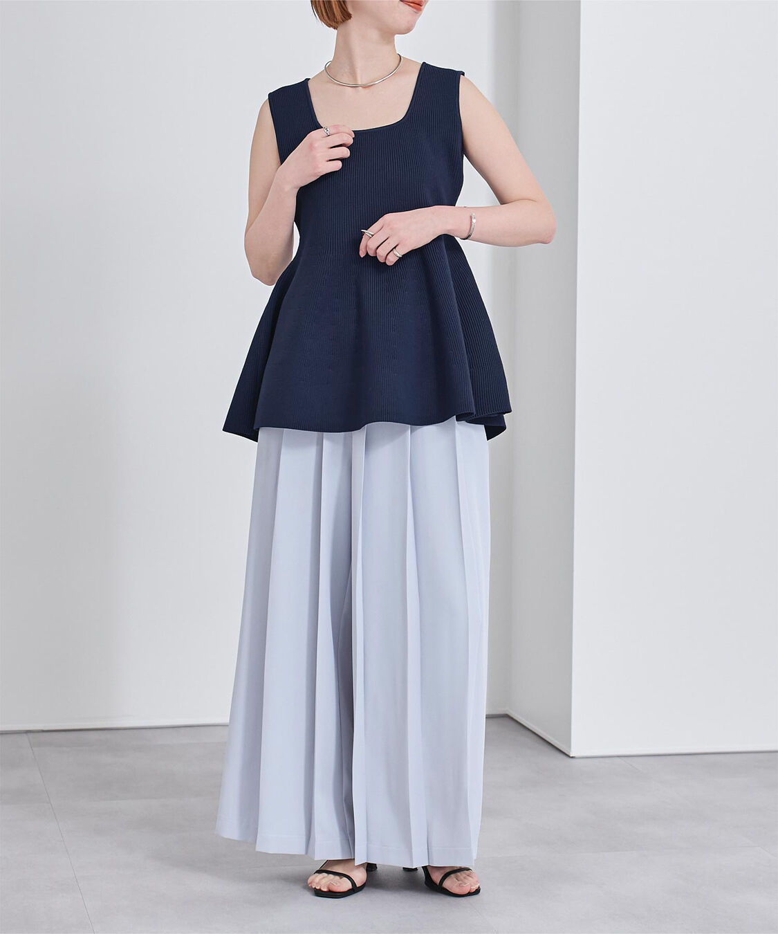 ur's「前後2wayスポンディッシュスクエアネックペプラムニット」|ニット・セーター|