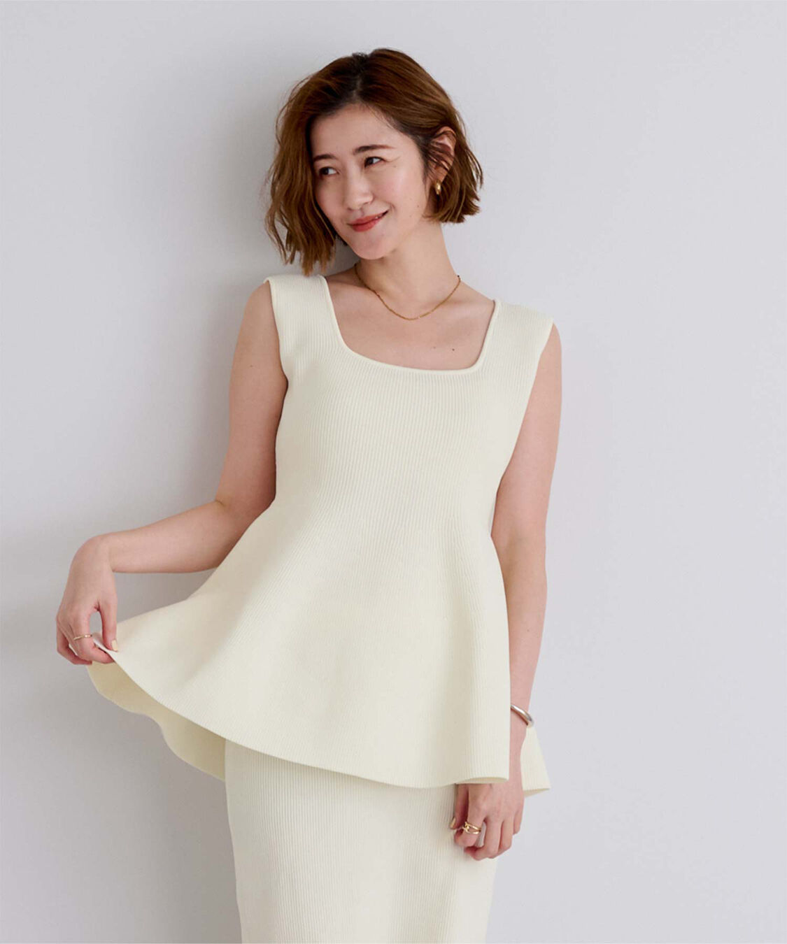 ur's「前後2wayスポンディッシュスクエアネックペプラムニット」|ニット・セーター|アイボリー