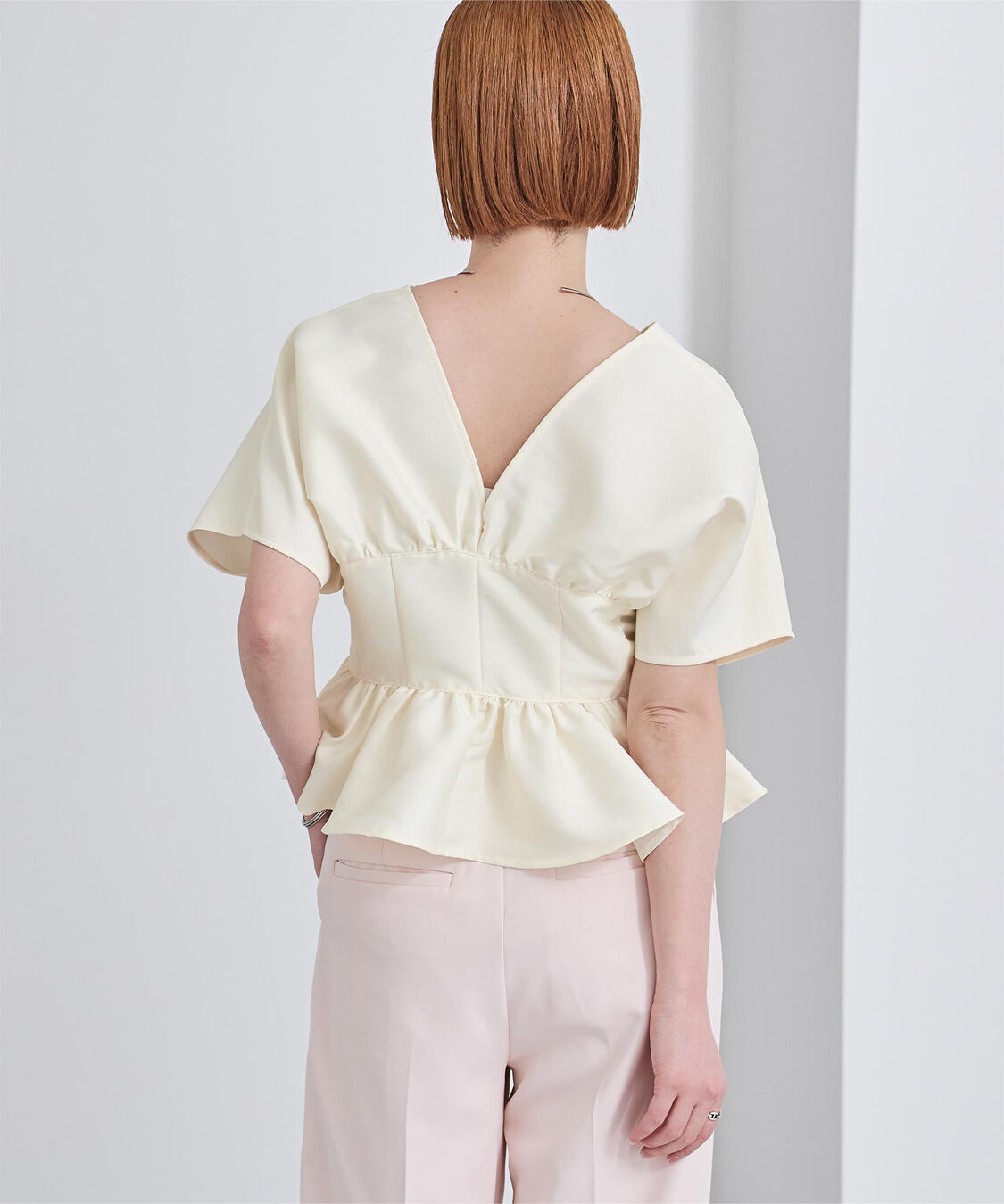 ur's「ﾃﾞｨｰﾌﾟVﾈｯｸｸﾛｯﾌﾟﾄﾞﾌﾘﾙﾄｯﾌﾟｽ」|Tシャツ・カットソー|