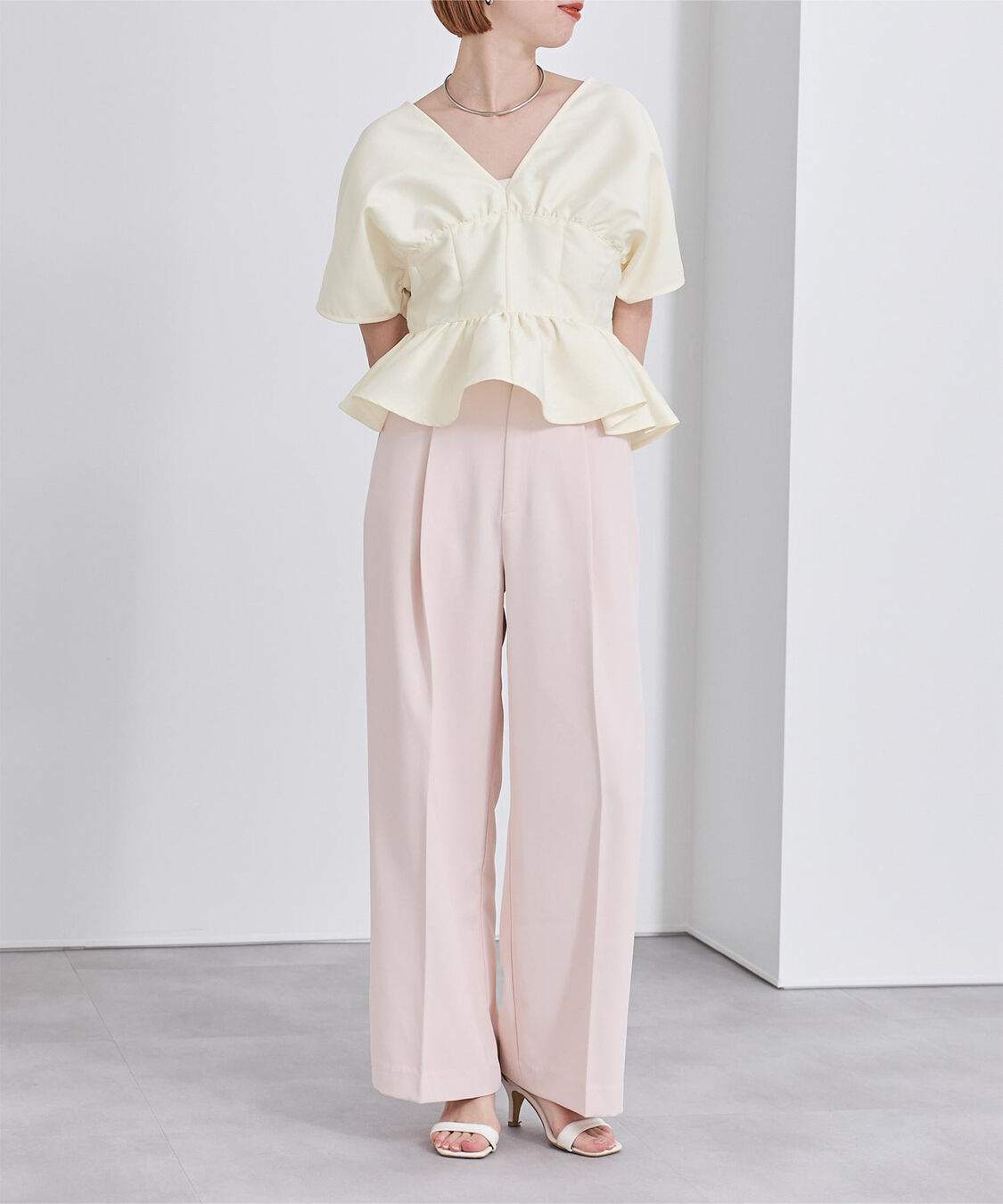 ur's「ﾃﾞｨｰﾌﾟVﾈｯｸｸﾛｯﾌﾟﾄﾞﾌﾘﾙﾄｯﾌﾟｽ」|Tシャツ・カットソー|