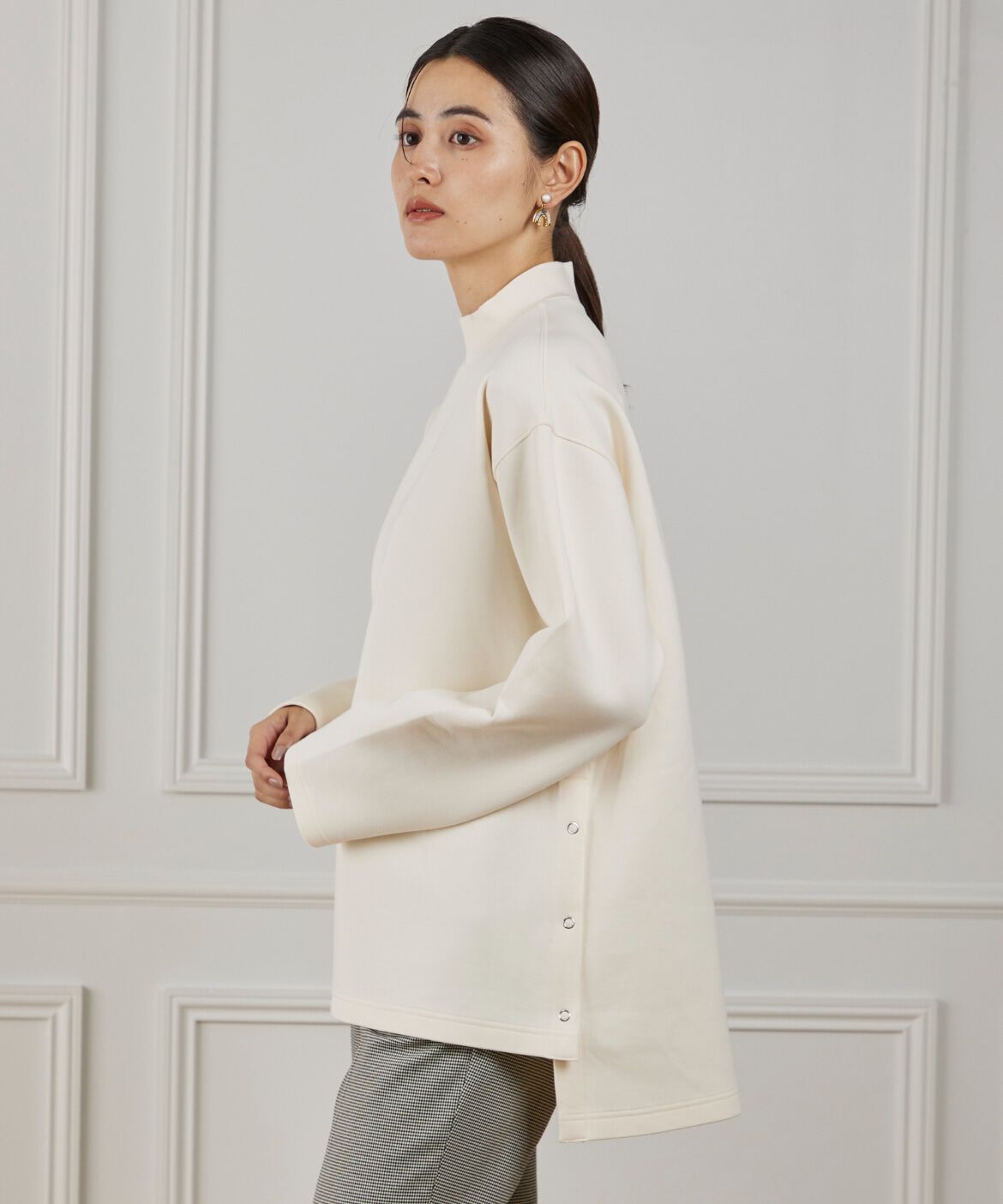 DAY by DAY it&rsquo;s international「サイドスリットハイネックプルオーバー」|Tシャツ・カットソー|アイボリー2