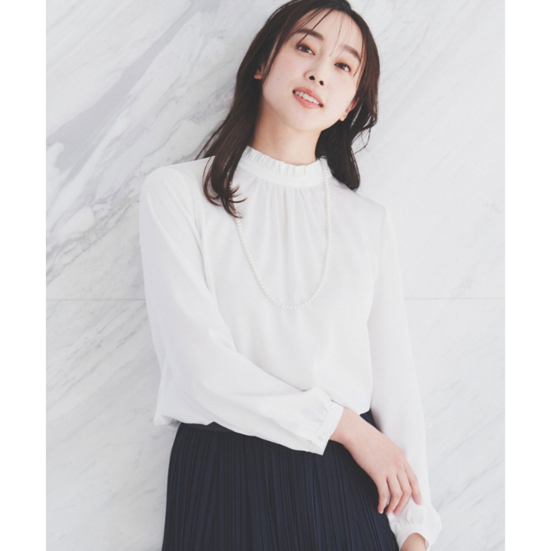 UNTITLED「【通勤】スタンドネック フリルブラウス」|シャツ・ブラウス|オフホワイト(003
