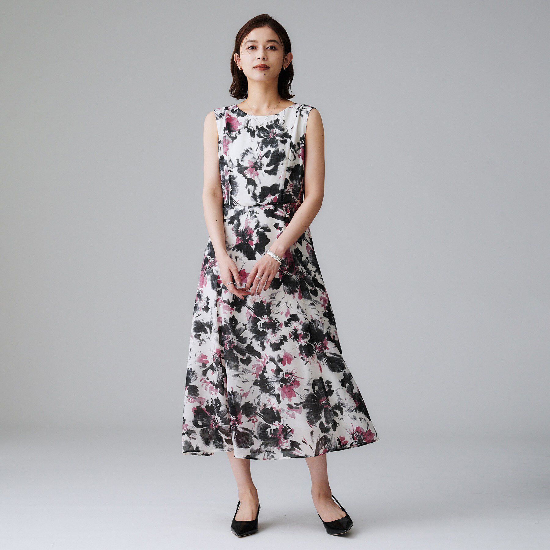 UNTITLED「【シアー/エレガント/花柄/夏ワンピ】ペイントフラワーワンピース」|ワンピース|