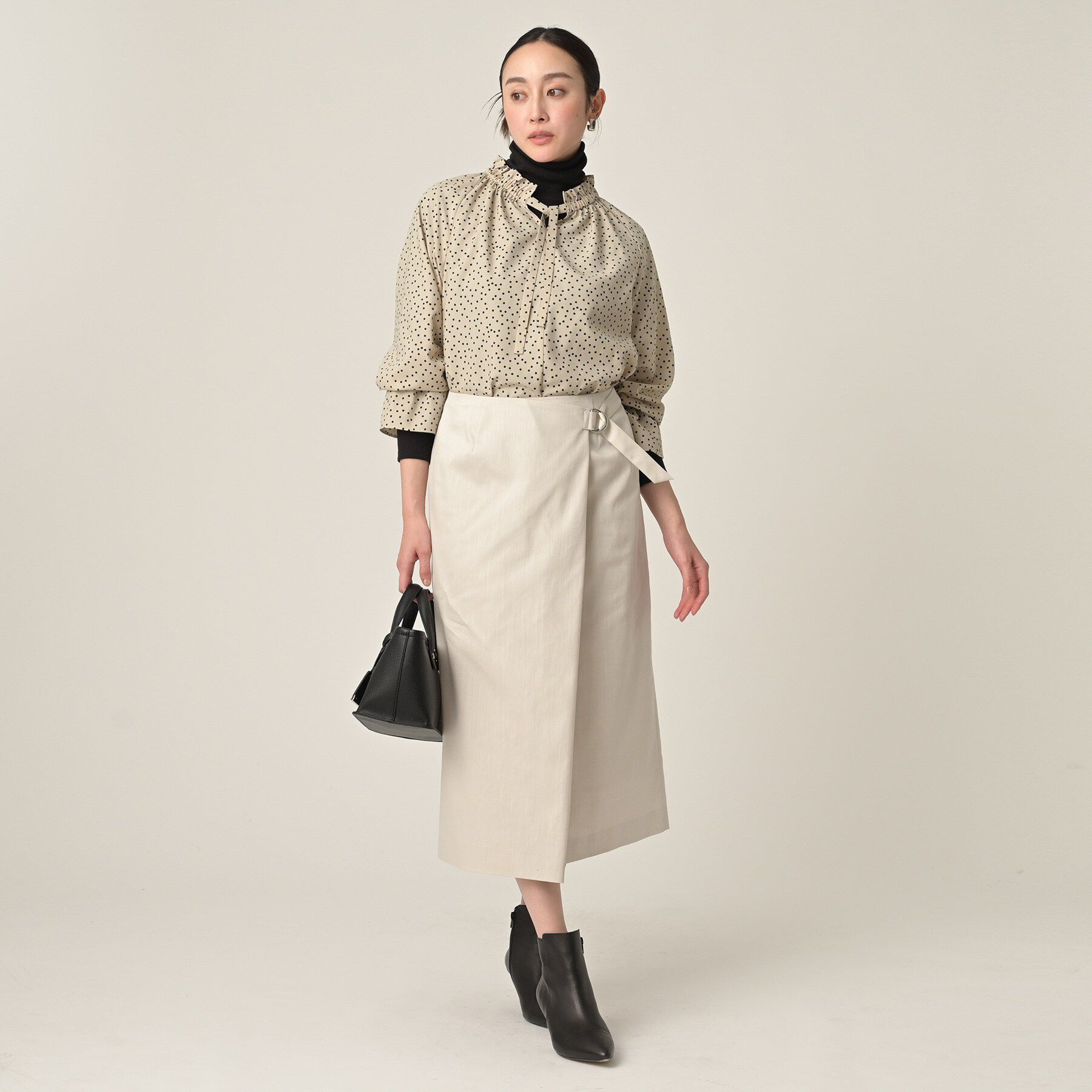 UNTITLED「ランダムドットブラウス」|シャツ・ブラウス|