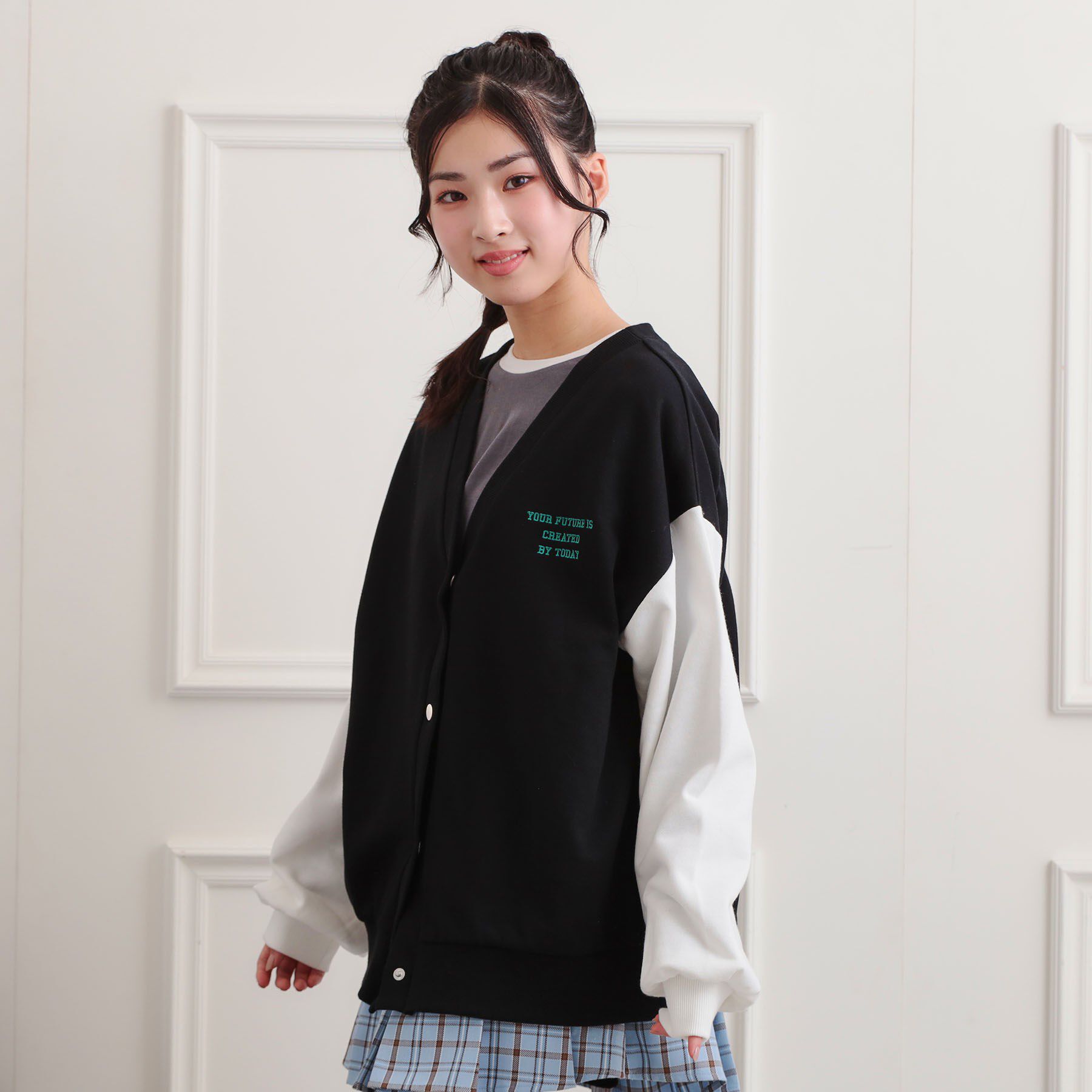 PINK-latte「バックカレッジVネックカーディガン」|カーディガン|