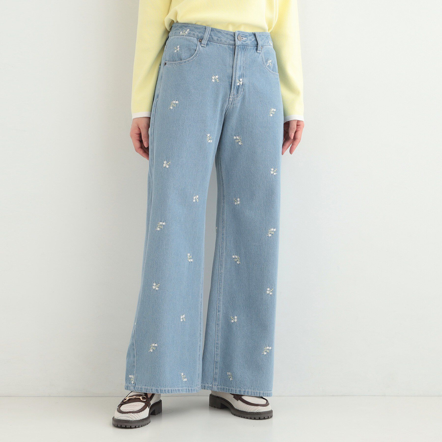 SHOO･LA･RUE「【洗濯機可/S-LL】フラワー刺繍が女性らしさをプラス バギーデニムパンツ」|デニム|
