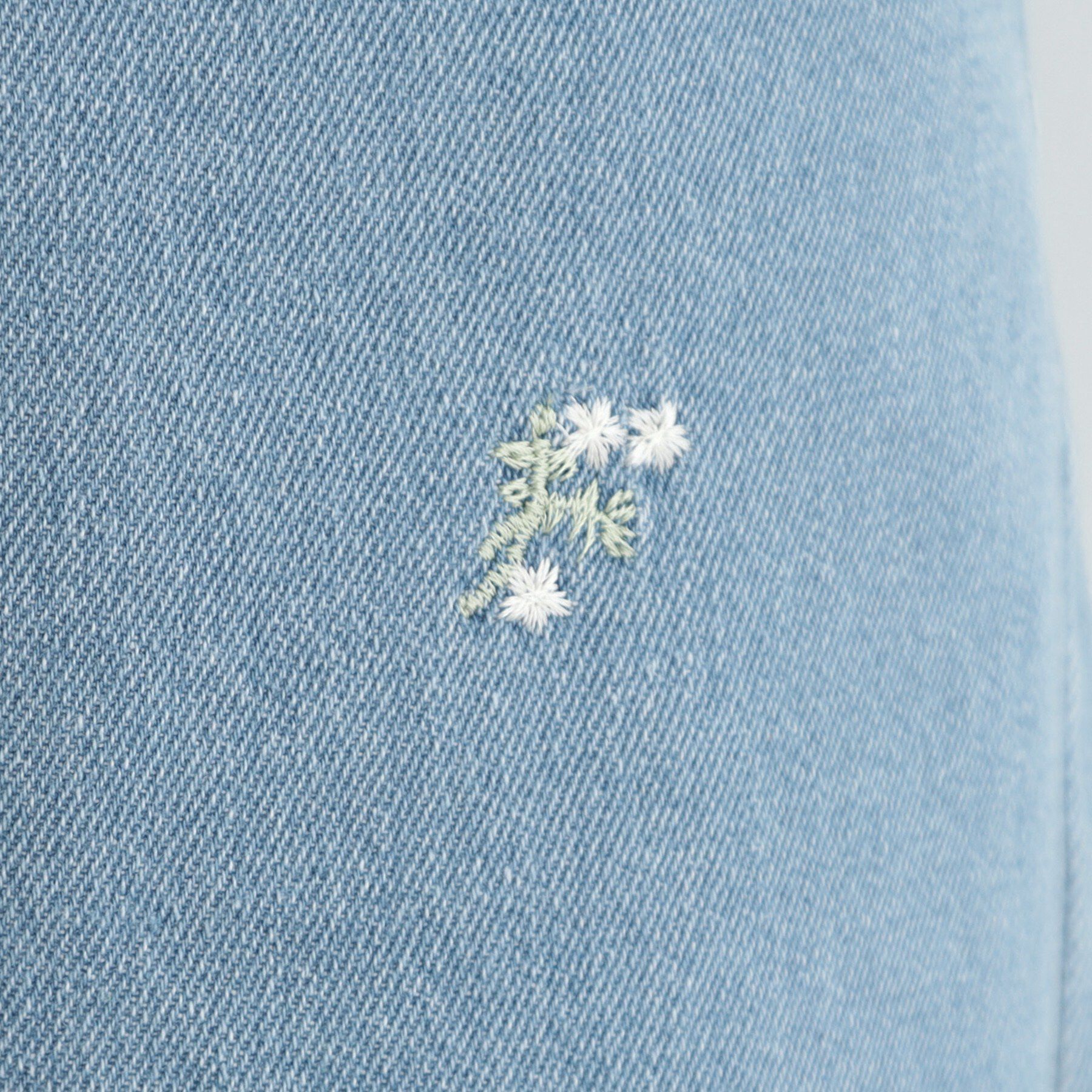 SHOO･LA･RUE「【洗濯機可/S-LL】フラワー刺繍が女性らしさをプラス バギーデニムパンツ」|デニム|