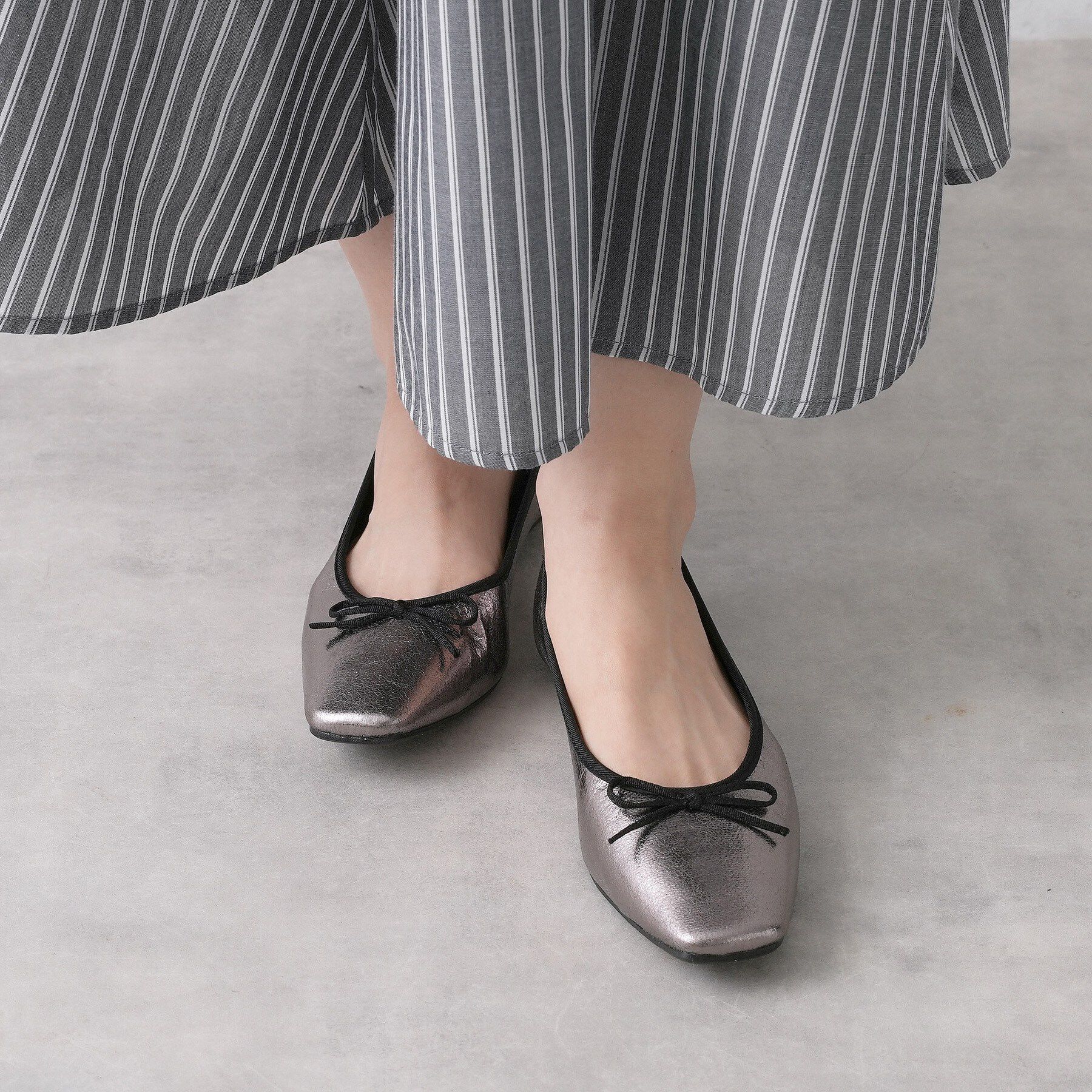 Dessin「レザー調スクエアトゥ  フラットパンプス」|パンプス|