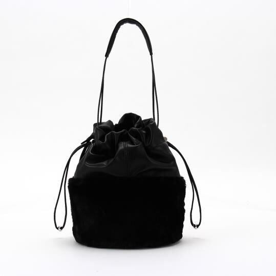 銀座かねまつ「S525535 フェイクファードローコードバッグ」|ショルダー・メッセンジャー|