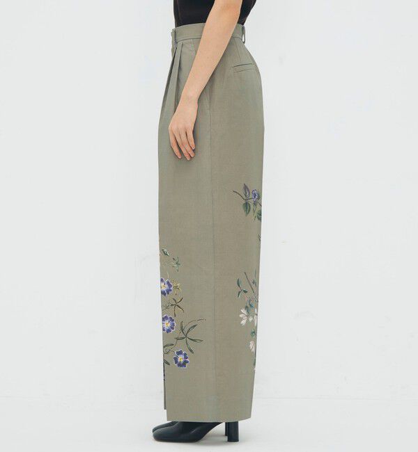 CABaN「コットンツイル フラワープリント2タックワイドパンツ」|チノ|