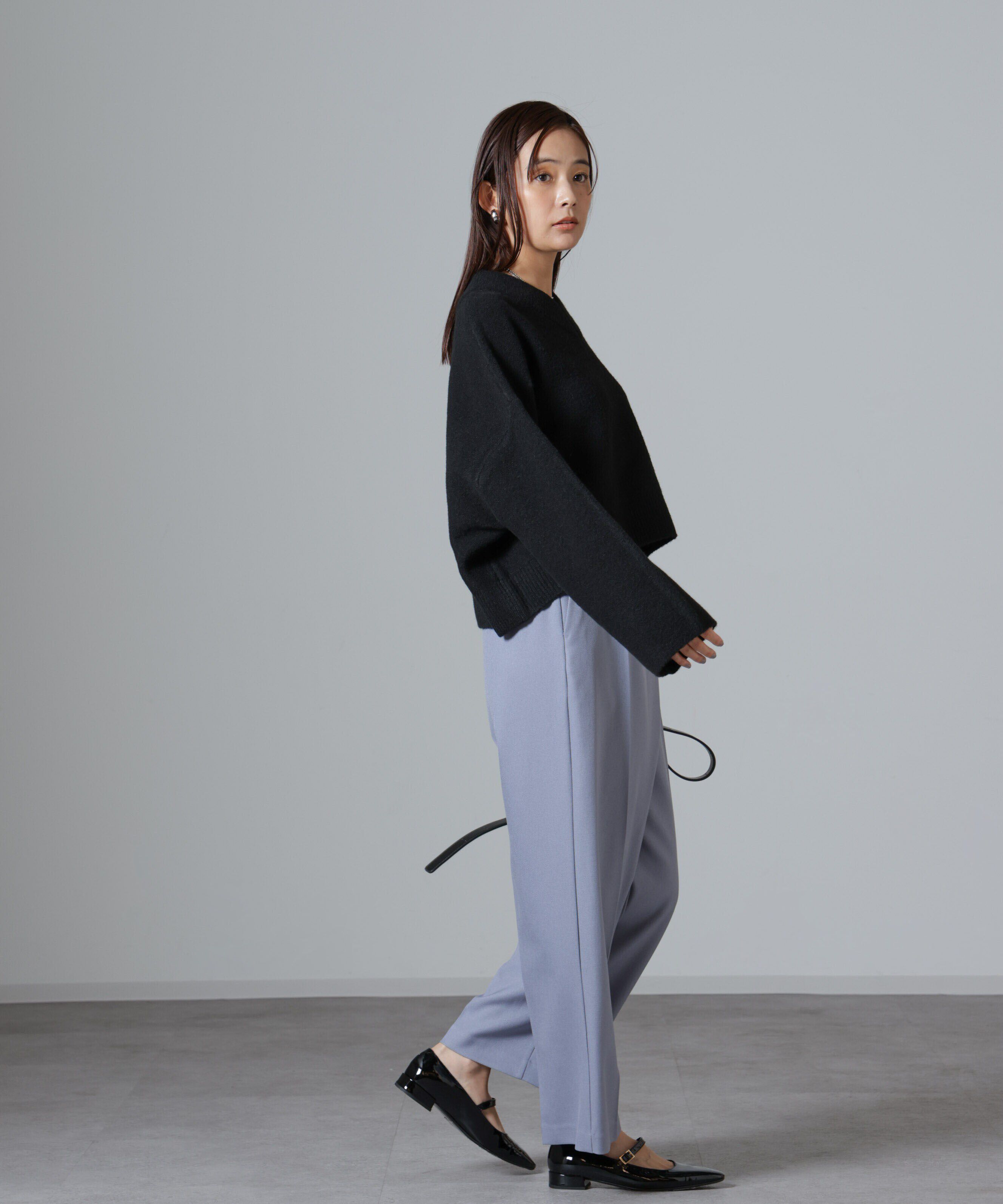 nano･universe「ウール混圧縮ニットワイドVネックプルオーバー」|ニット・セーター|