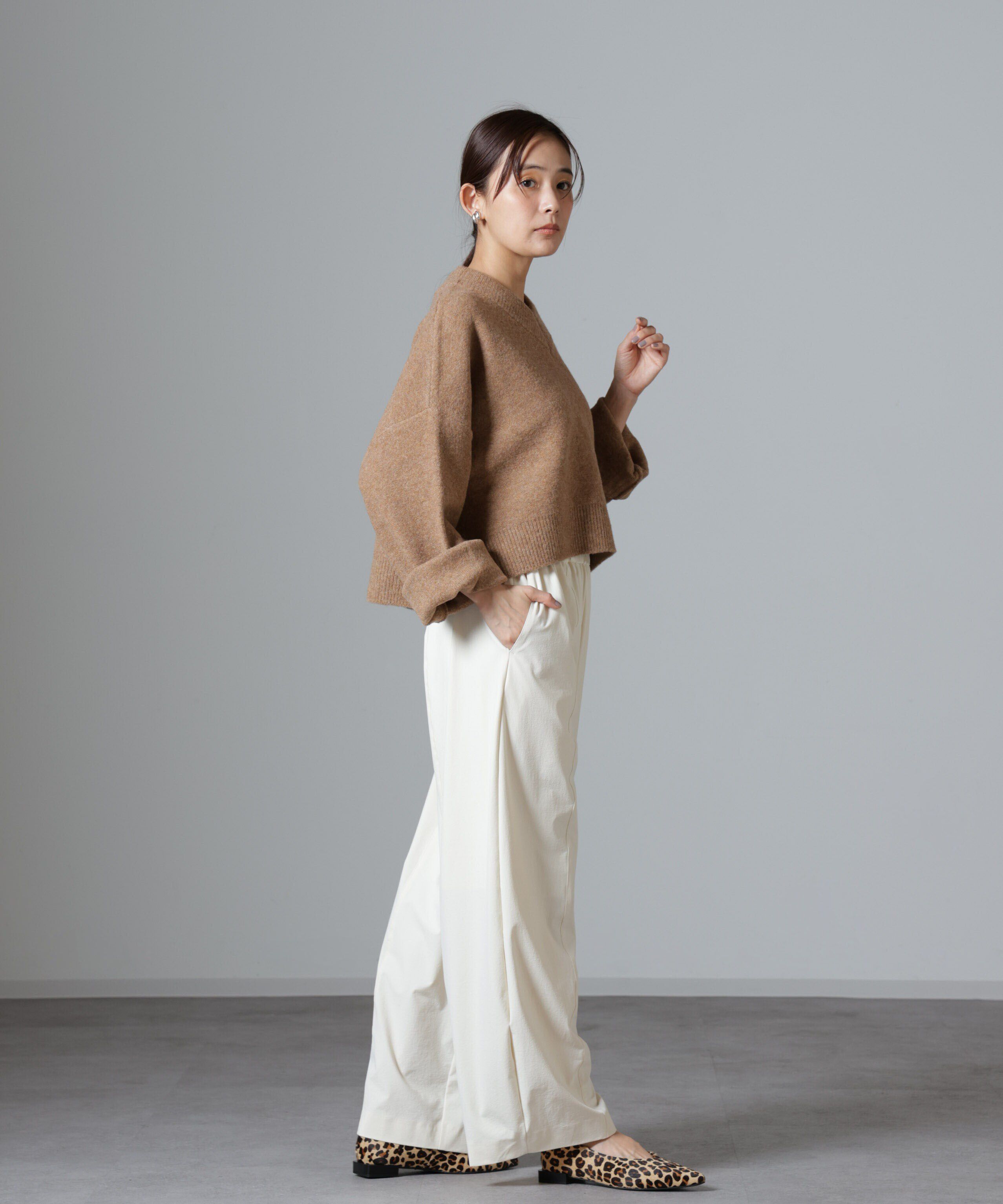 nano･universe「ウール混圧縮ニットワイドVネックプルオーバー」|ニット・セーター|