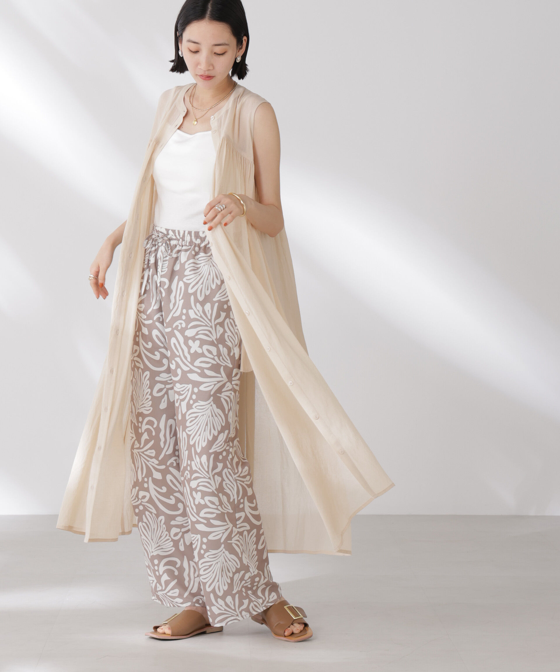 nano･universe「ギャザー切り替えノースリーブシアーワンピース」|ワンピース|ベージュ