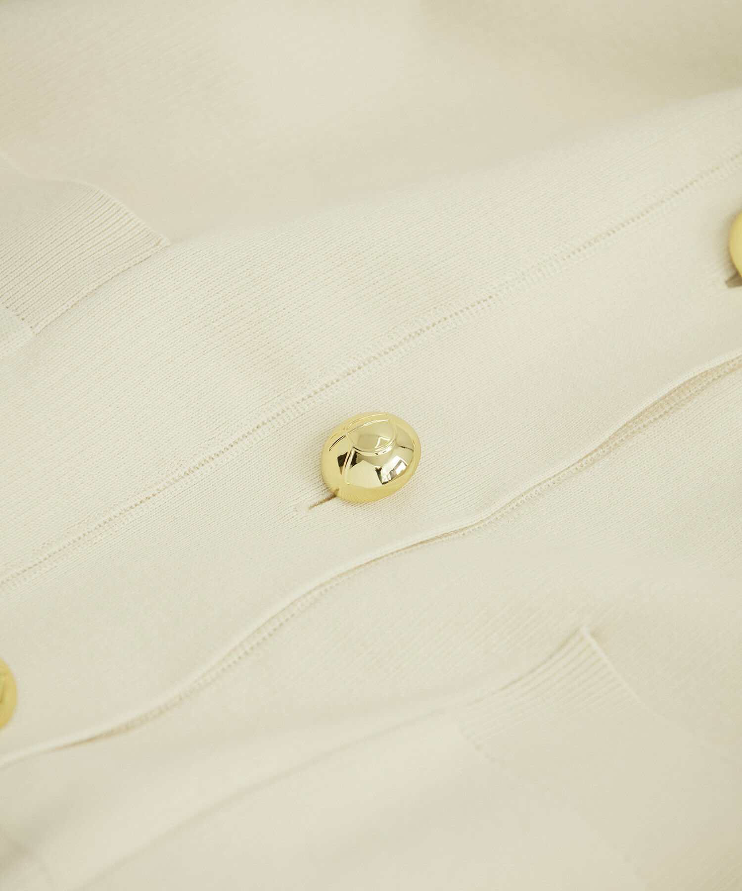 ADAM ET ROPE'「【サステナブル】ロゴボタンミドルカーディガン」|カーディガン|