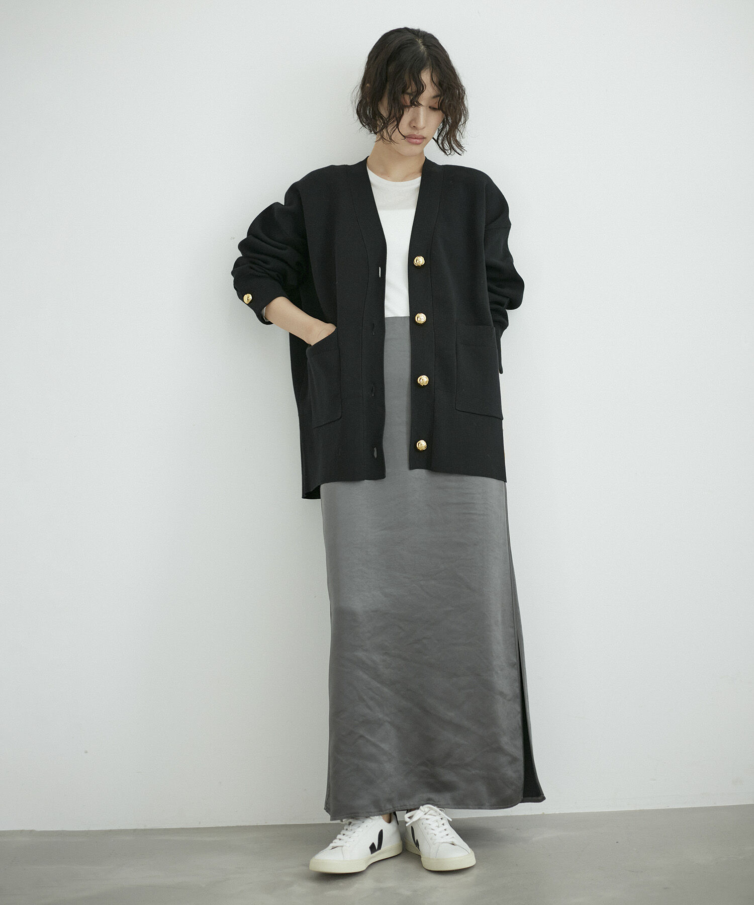 ADAM ET ROPE'「【サステナブル】ロゴボタンミドルカーディガン」|カーディガン|